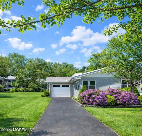 Homes For Sale - 17 Markham Road<br/> Brick, NJ 08724