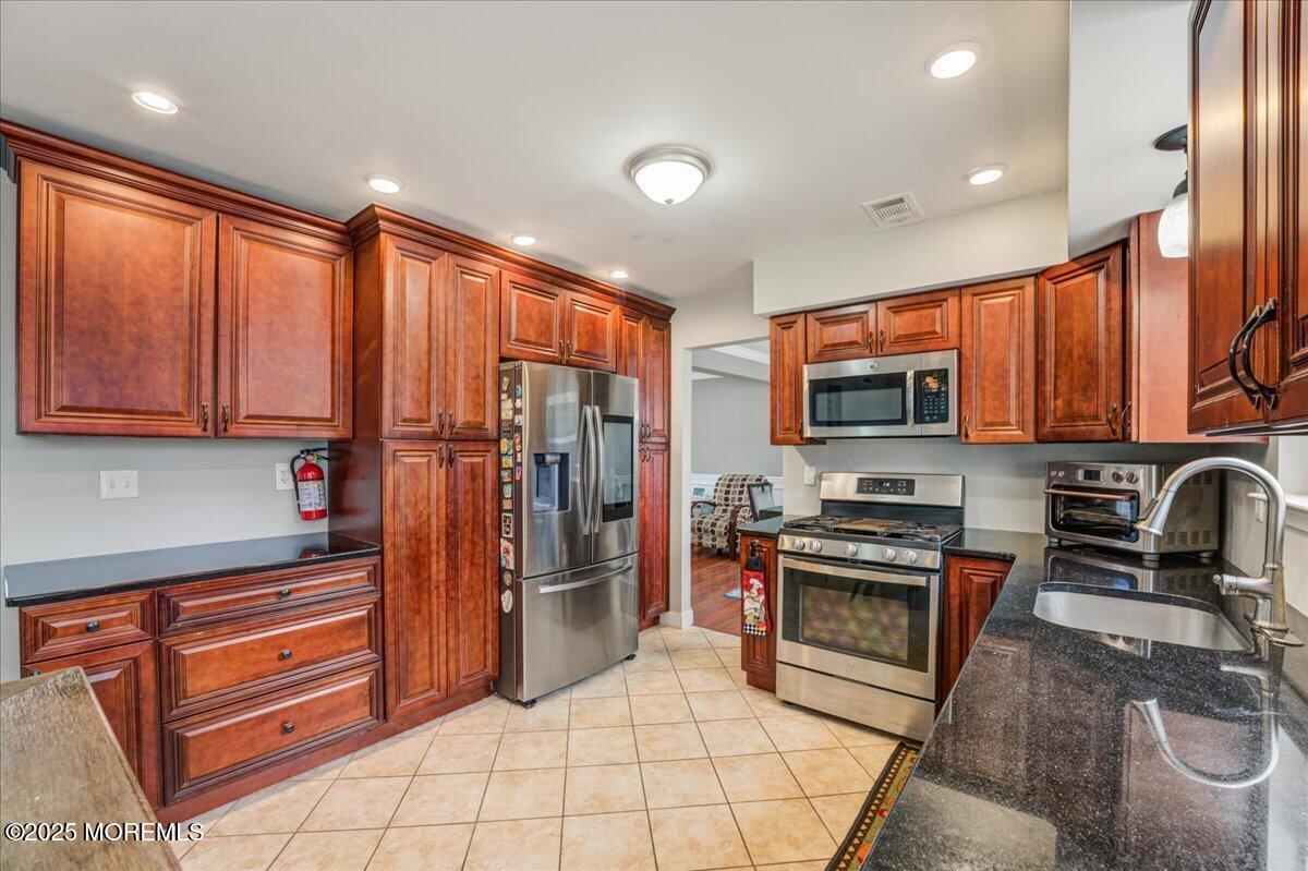 218 Kelly Lynn Lane, Brick, New Jersey image 12