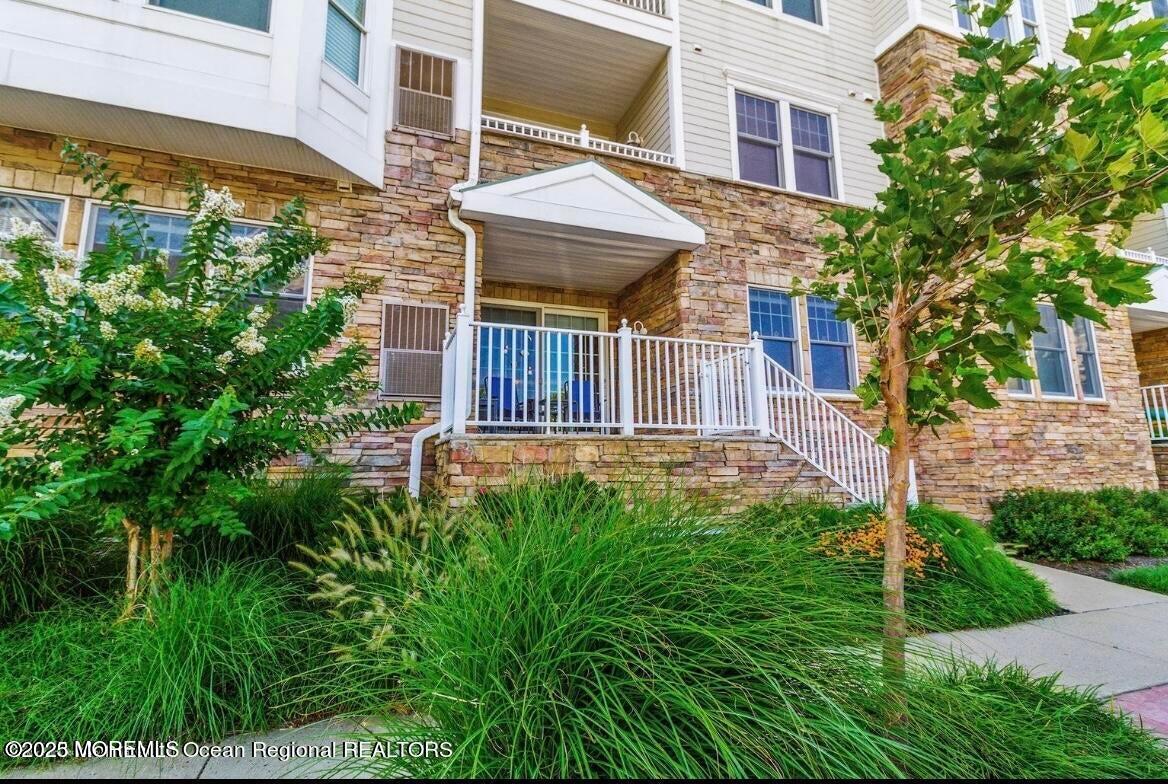 22 Cooper Avenue 110