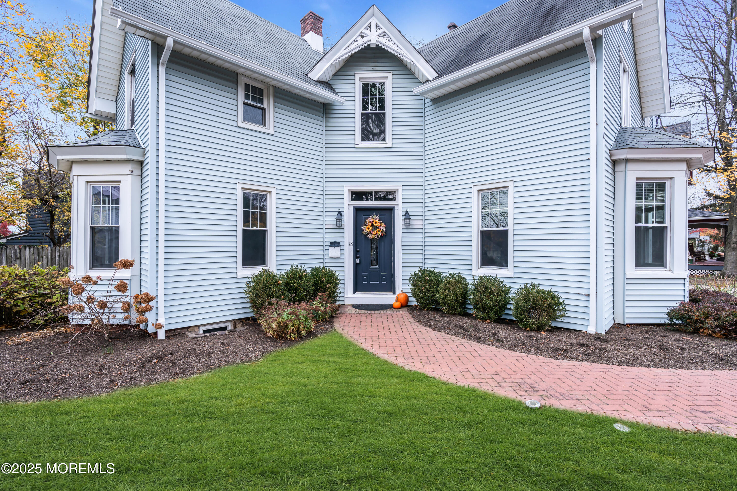 18 Middletown Avenue