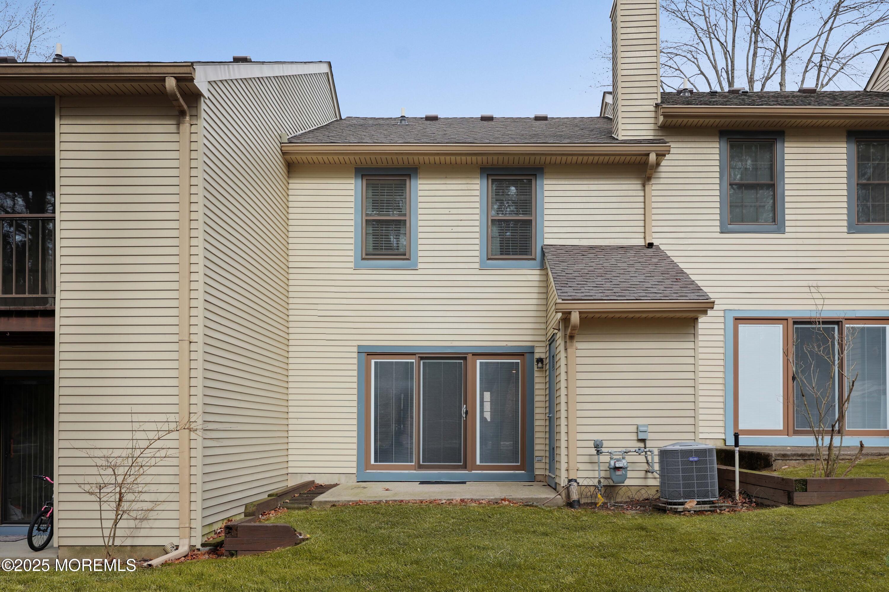215 Haverford Court, Aberdeen, New Jersey image 25