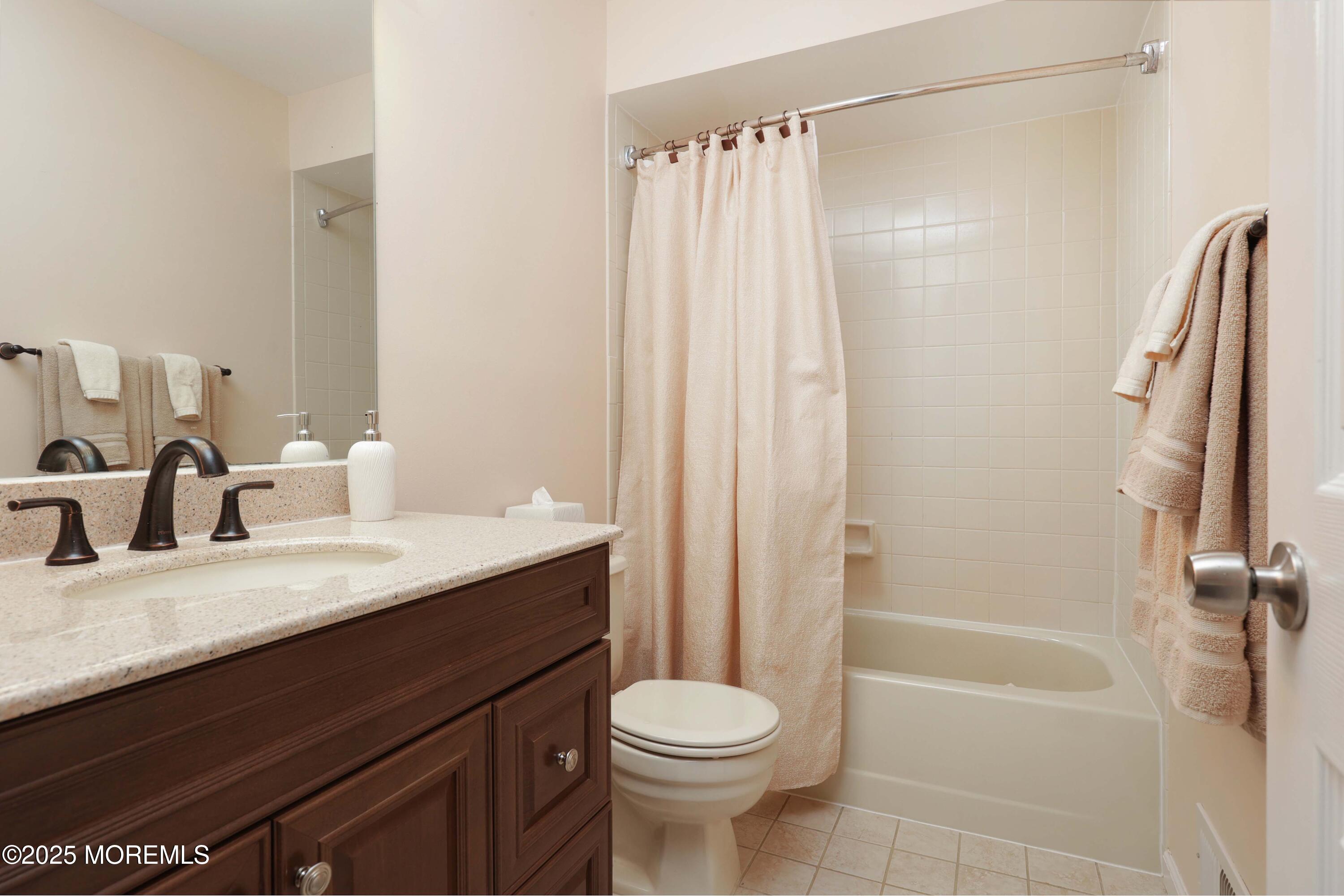 215 Haverford Court, Aberdeen, New Jersey image 21