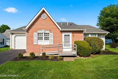 Condo For Sale - 39 Datchet Close<br/> Freehold, NJ 07728