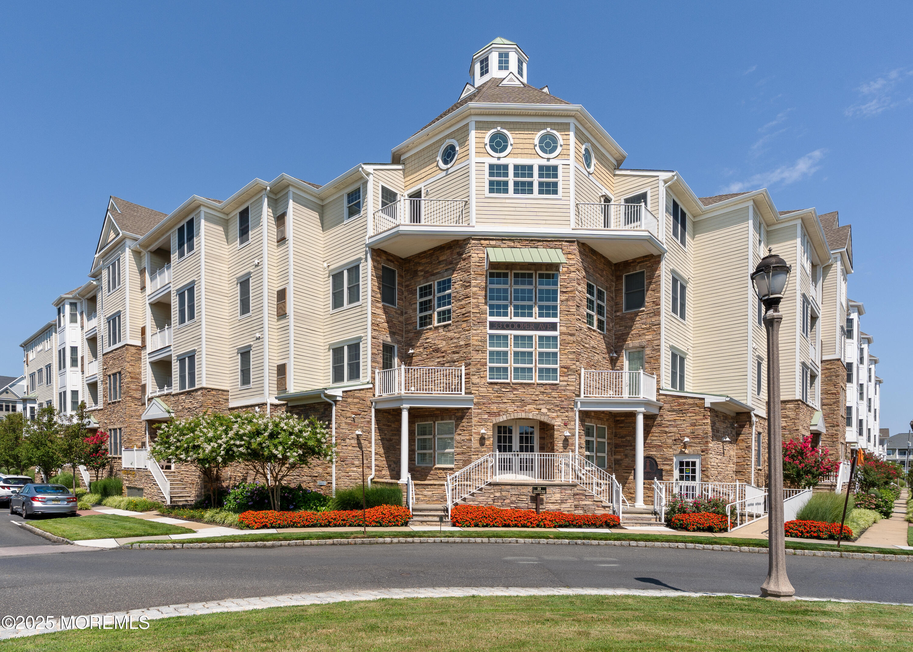 33 Cooper Avenue 410