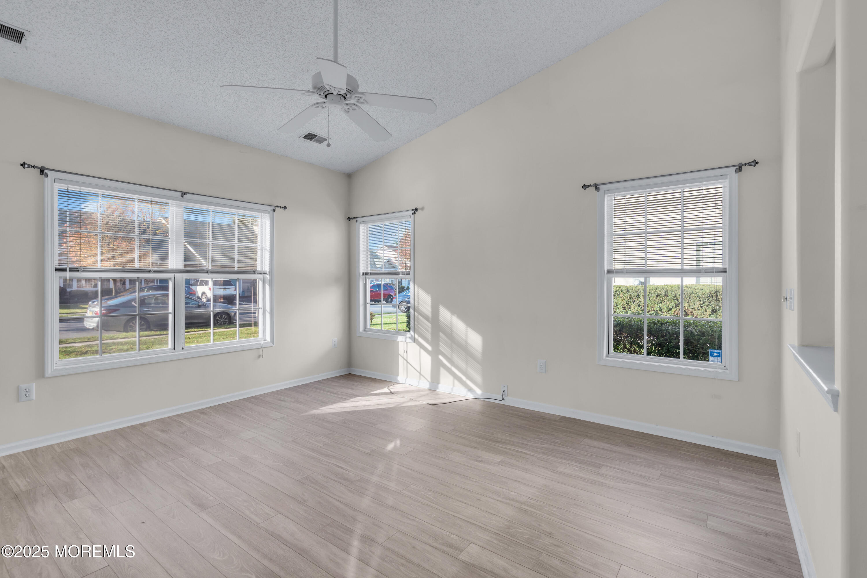 32 Riva Boulevard 2277