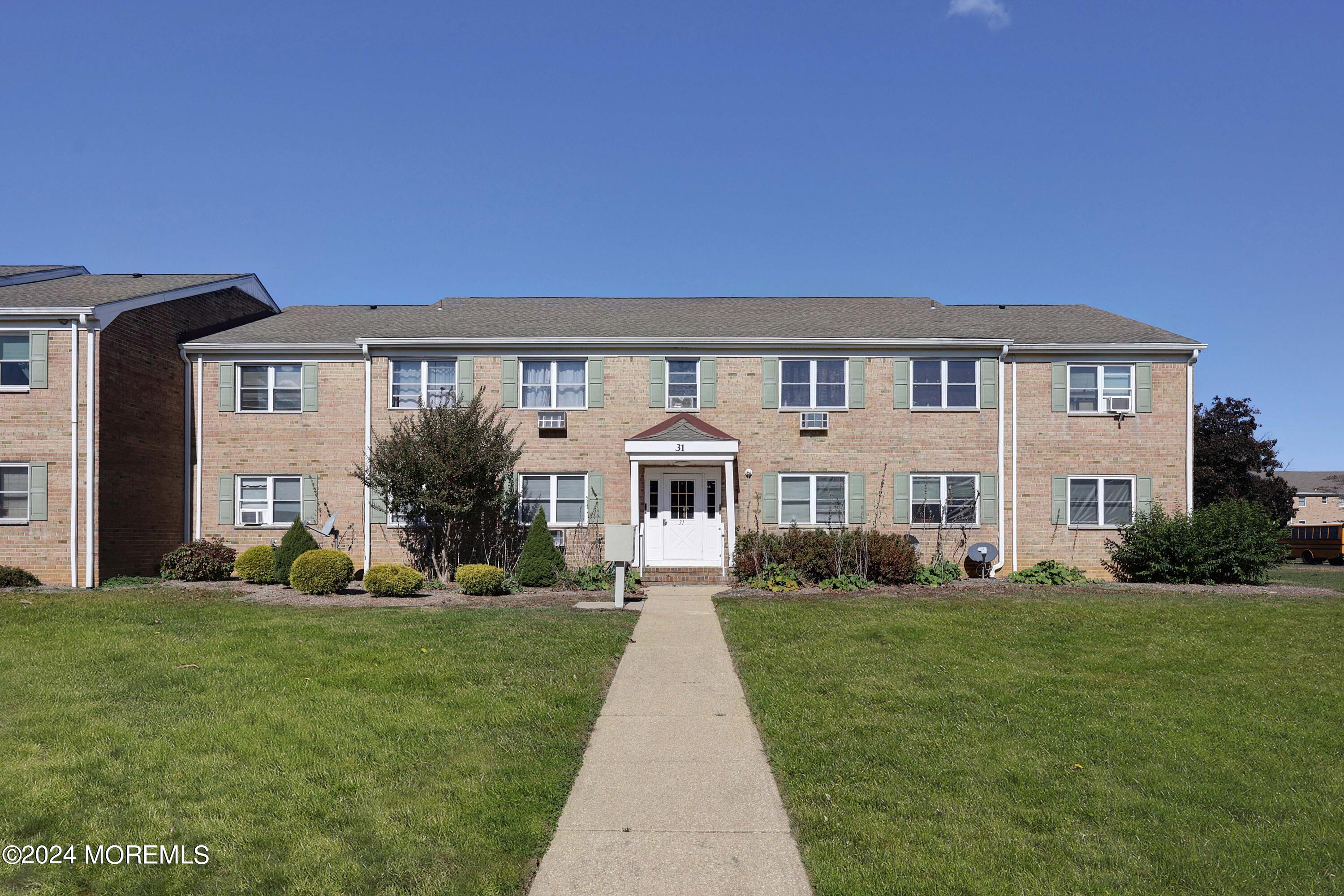 31 Manchester Court #F, Freehold, New Jersey image 3