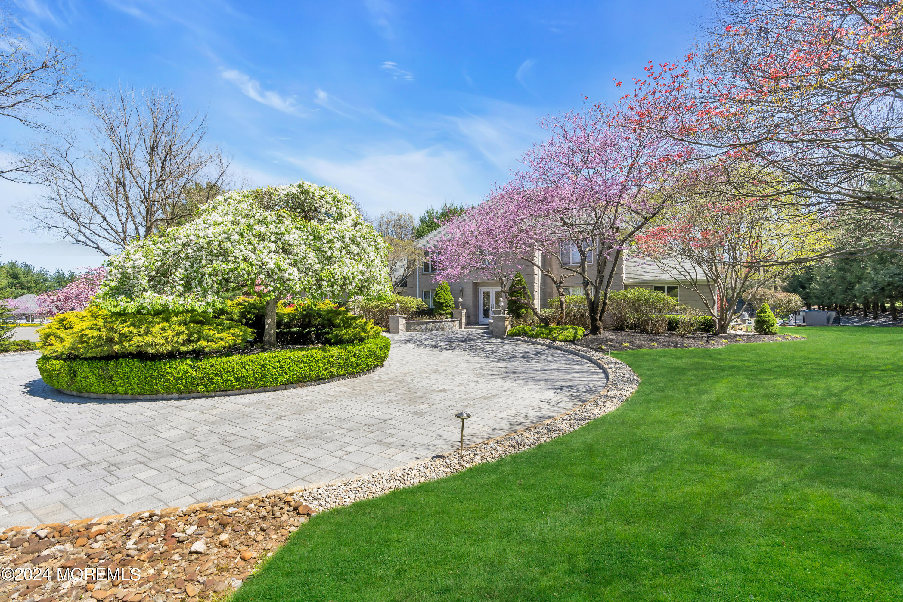 17 Country Club Lane, Marlboro, New Jersey image 4