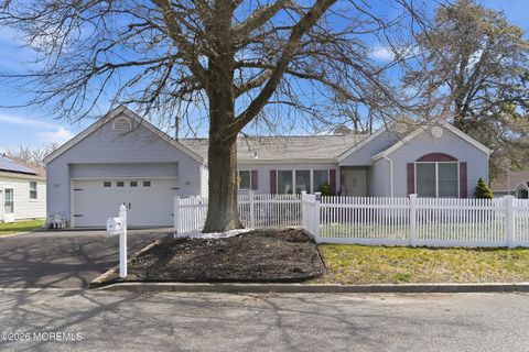 Photo of 101 Foxwood Lane, Forked River, NJ 08731 (MLS # 22610077)