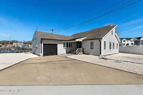 MLS: 22506778