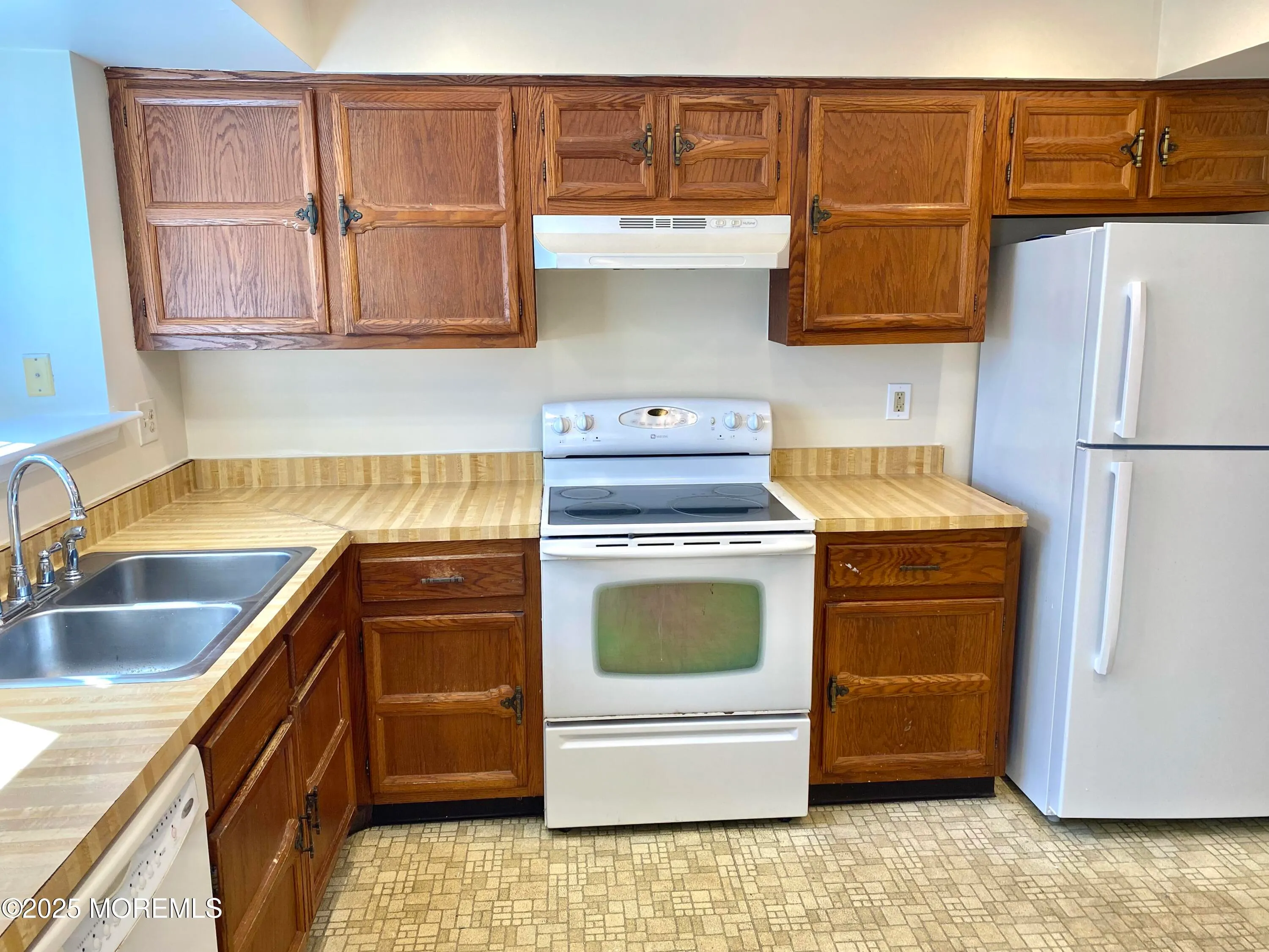 Spring Lake Heights, New Jersey 07762, United States, 2 Bedrooms Bedrooms, ,2 BathroomsBathrooms,Residential,Pending,100091