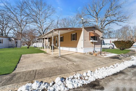 Homes For Sale - 29 Cathy Court<br/> Jackson, NJ 08527