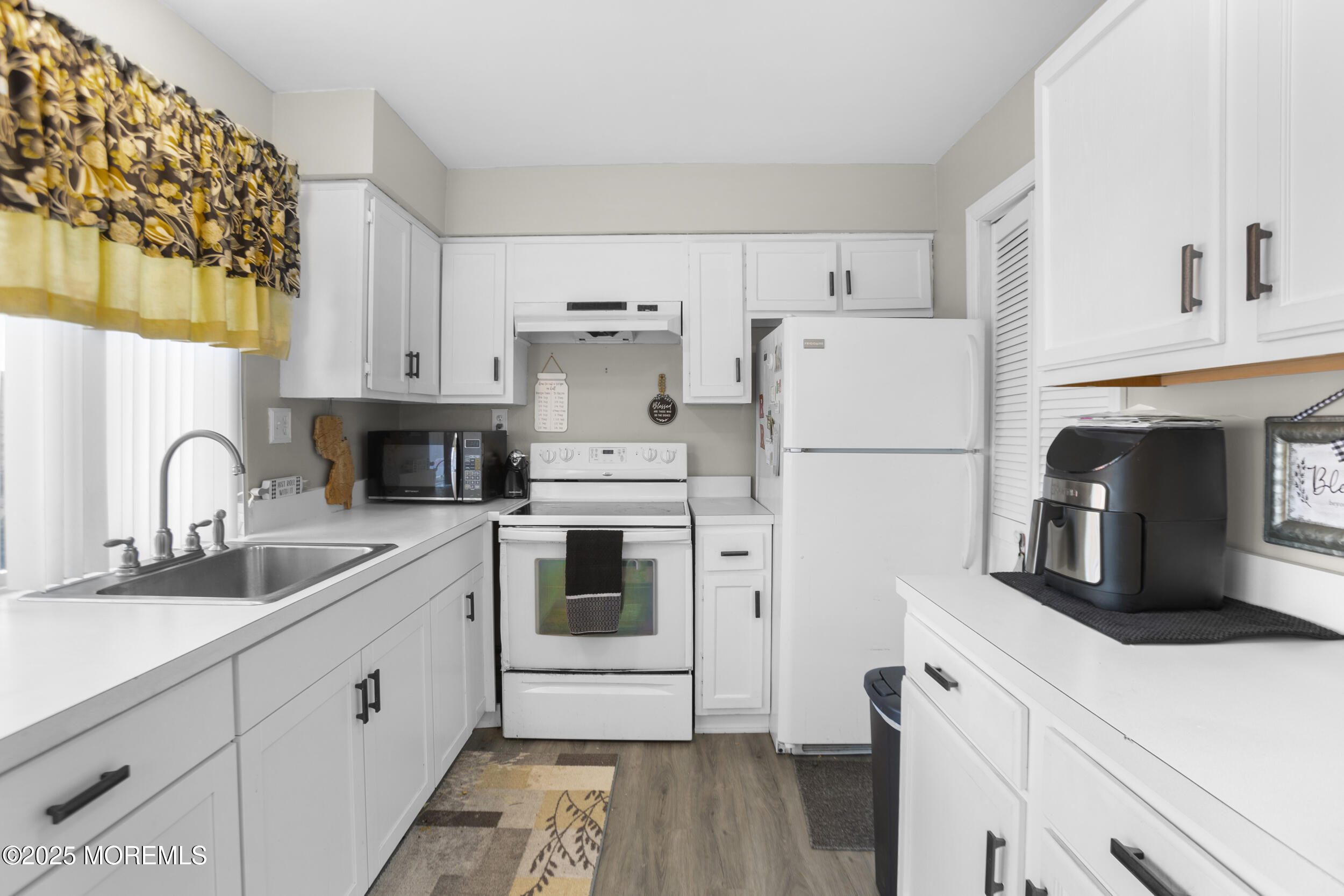 192 Coventry Drive, Lakewood, New Jersey image 11