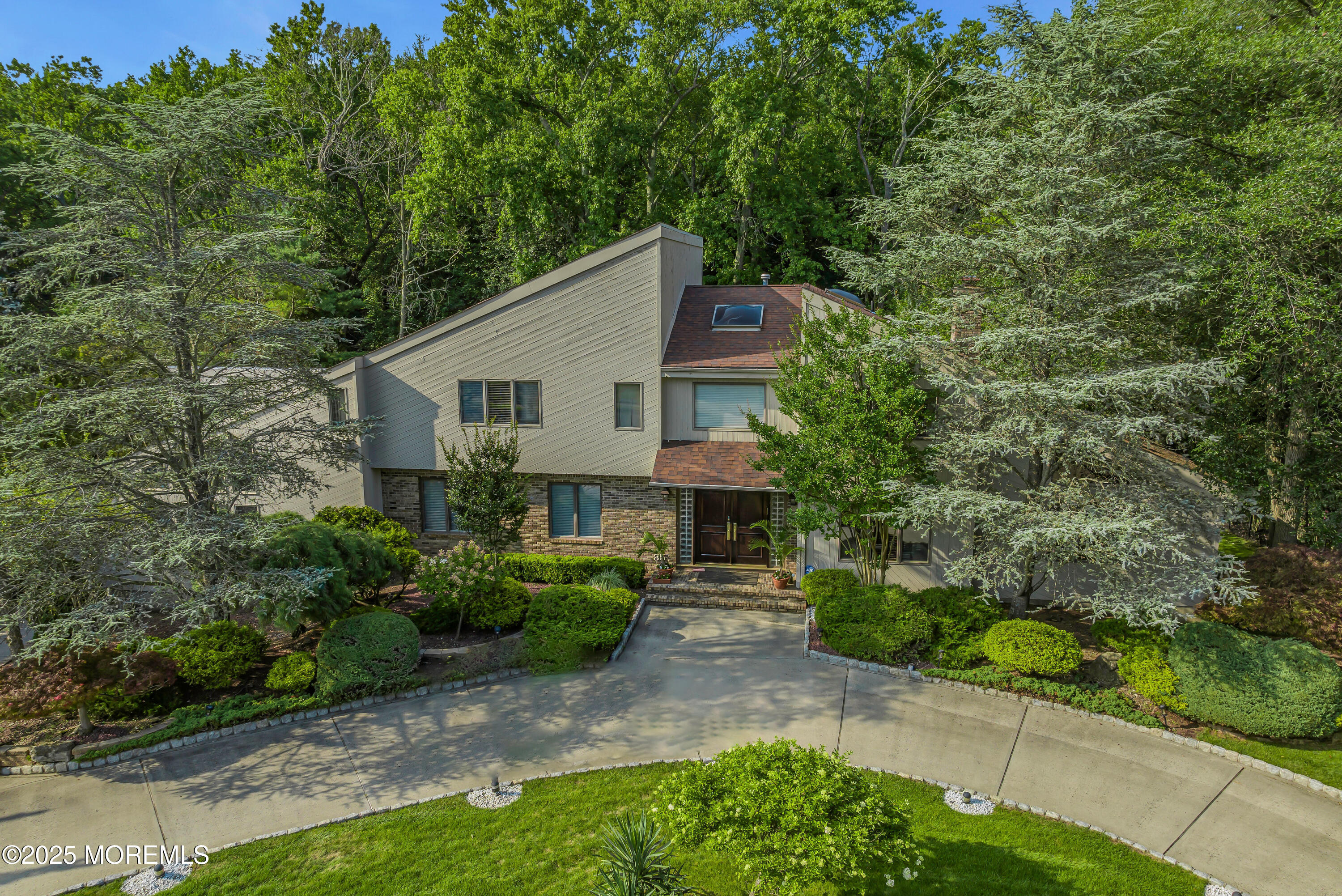 35 Shadow Lawn Drive, Oakhurst, New Jersey image 1