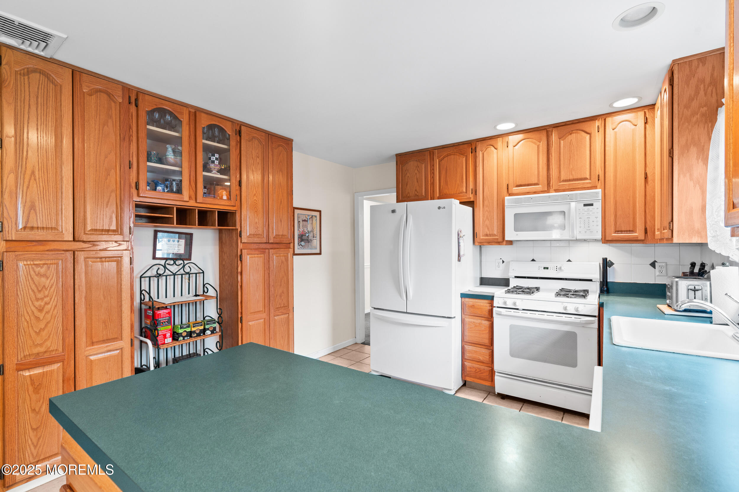 716 Dow Avenue, Oakhurst, New Jersey image 8