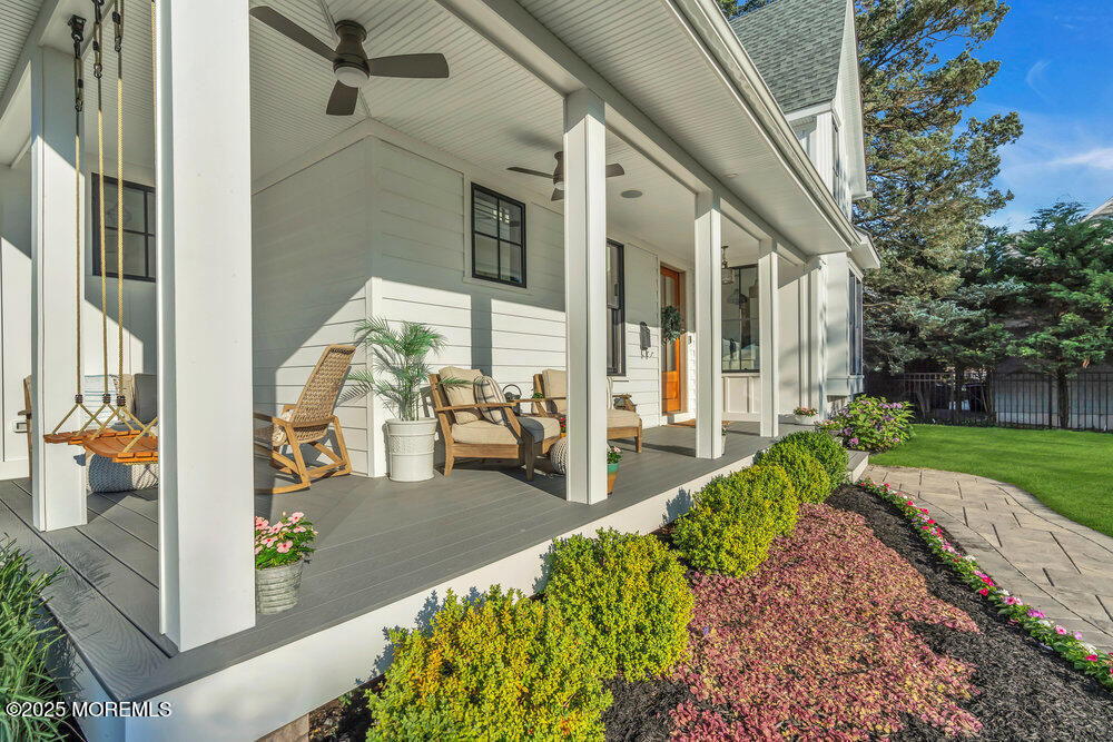 2110 Edgewood Place
