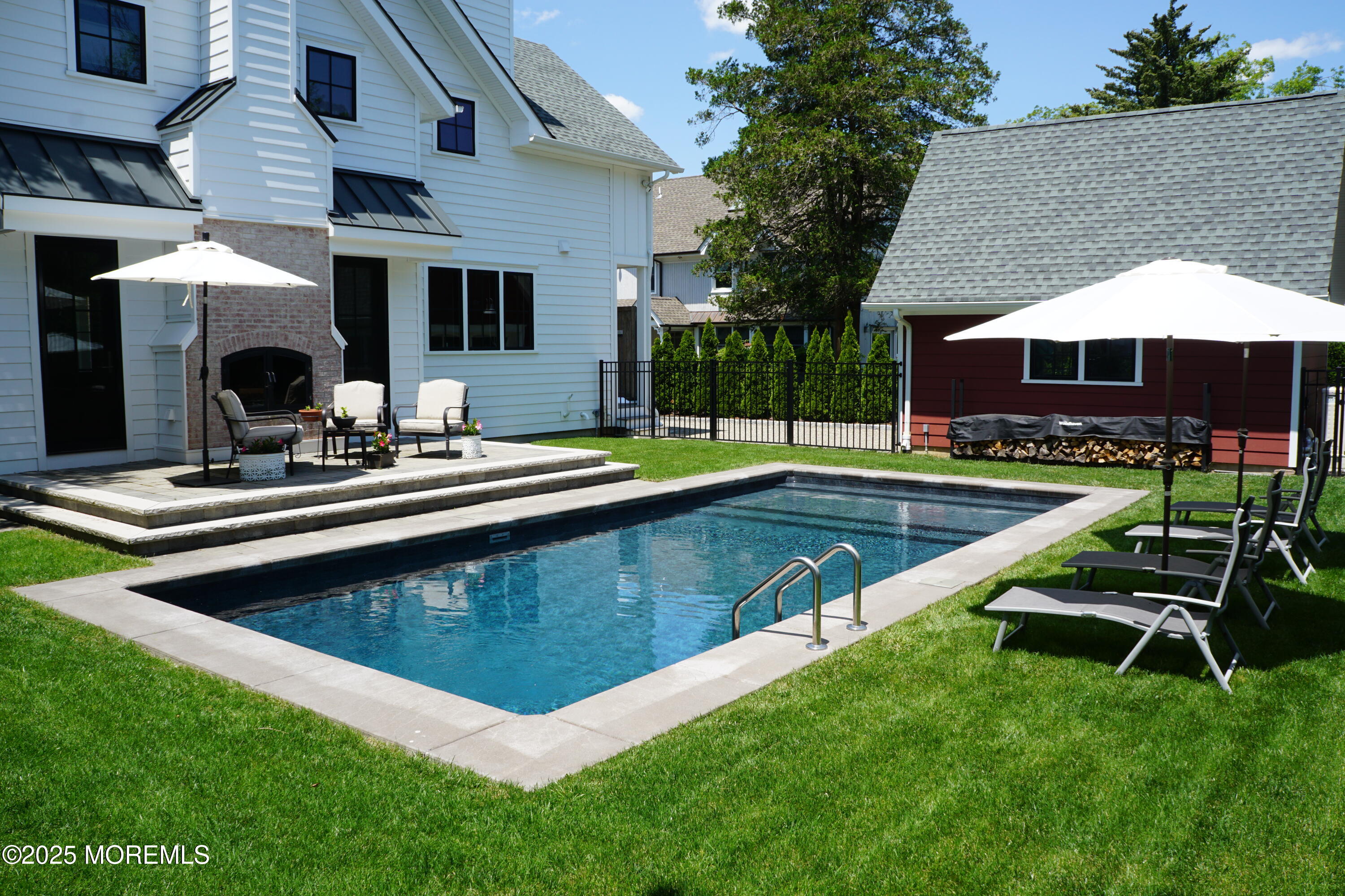 2110 Edgewood Place
