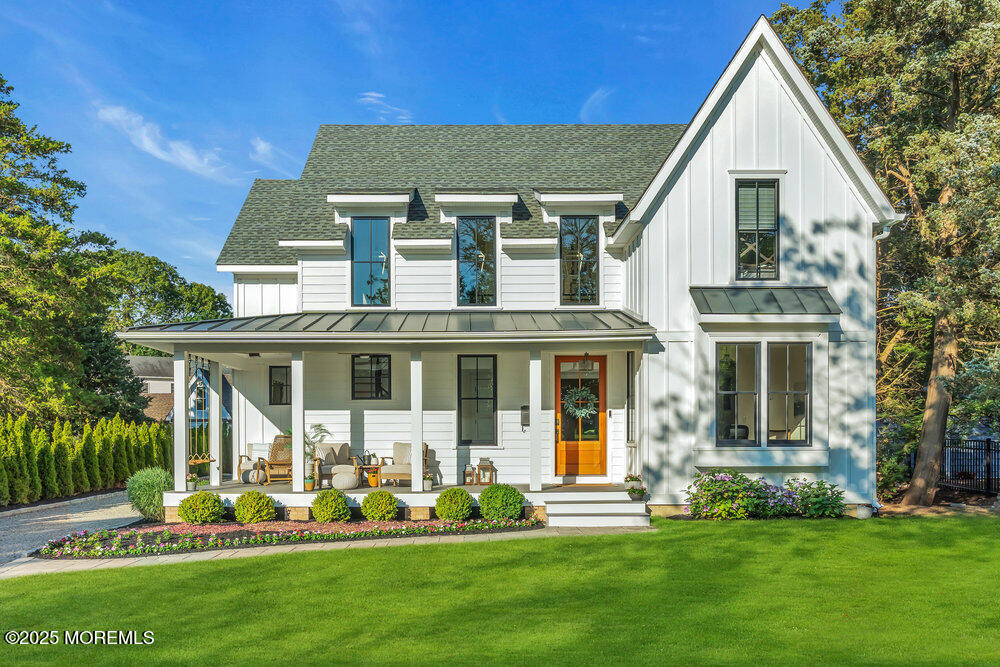 2110 Edgewood Place