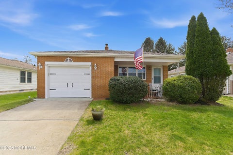 Homes For Sale - 7 Pavilion Street<br/> Toms River, NJ 08757