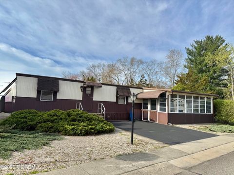 Mobile Home For Sale - 1507 Calm Way<br/> Toms River, NJ 08755