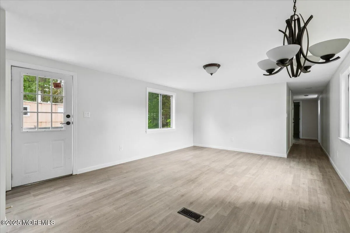 Toms River, New Jersey 08755, United States, 2 Bedrooms Bedrooms, ,1 BathroomBathrooms,Residential,Active,141854