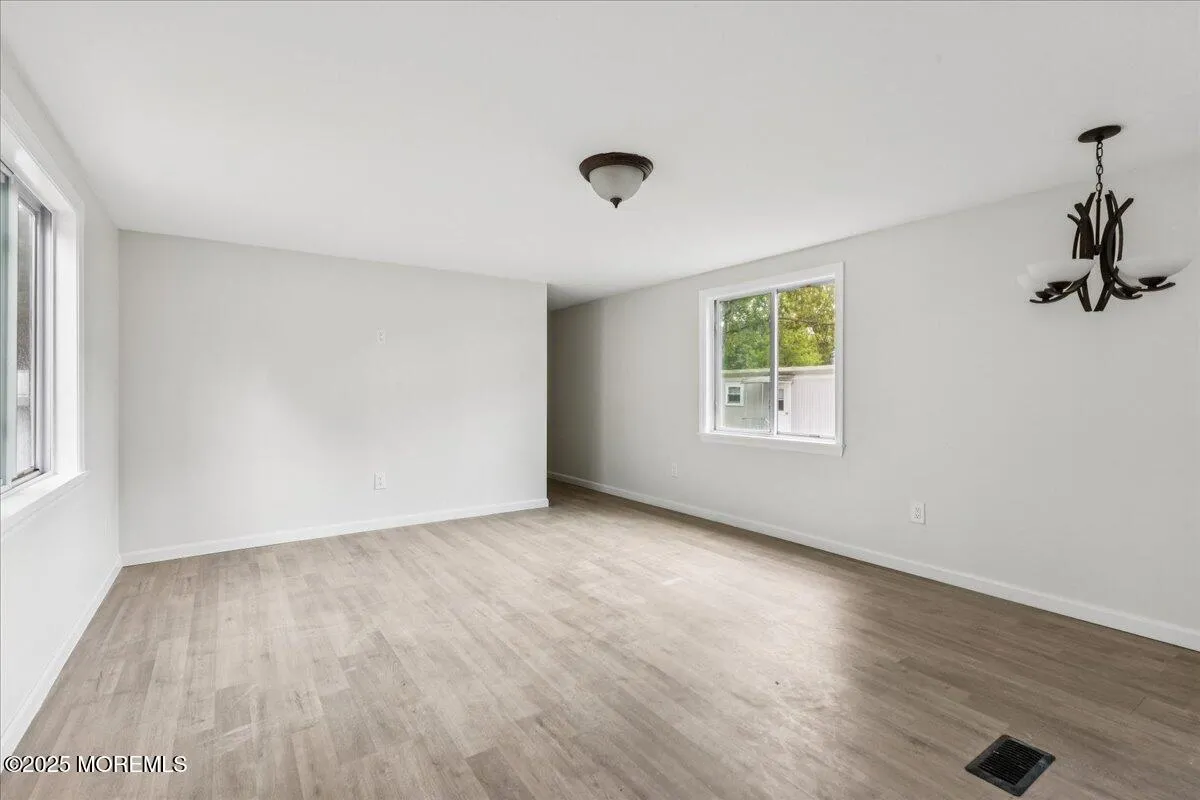 Toms River, New Jersey 08755, United States, 2 Bedrooms Bedrooms, ,1 BathroomBathrooms,Residential,Active,141854