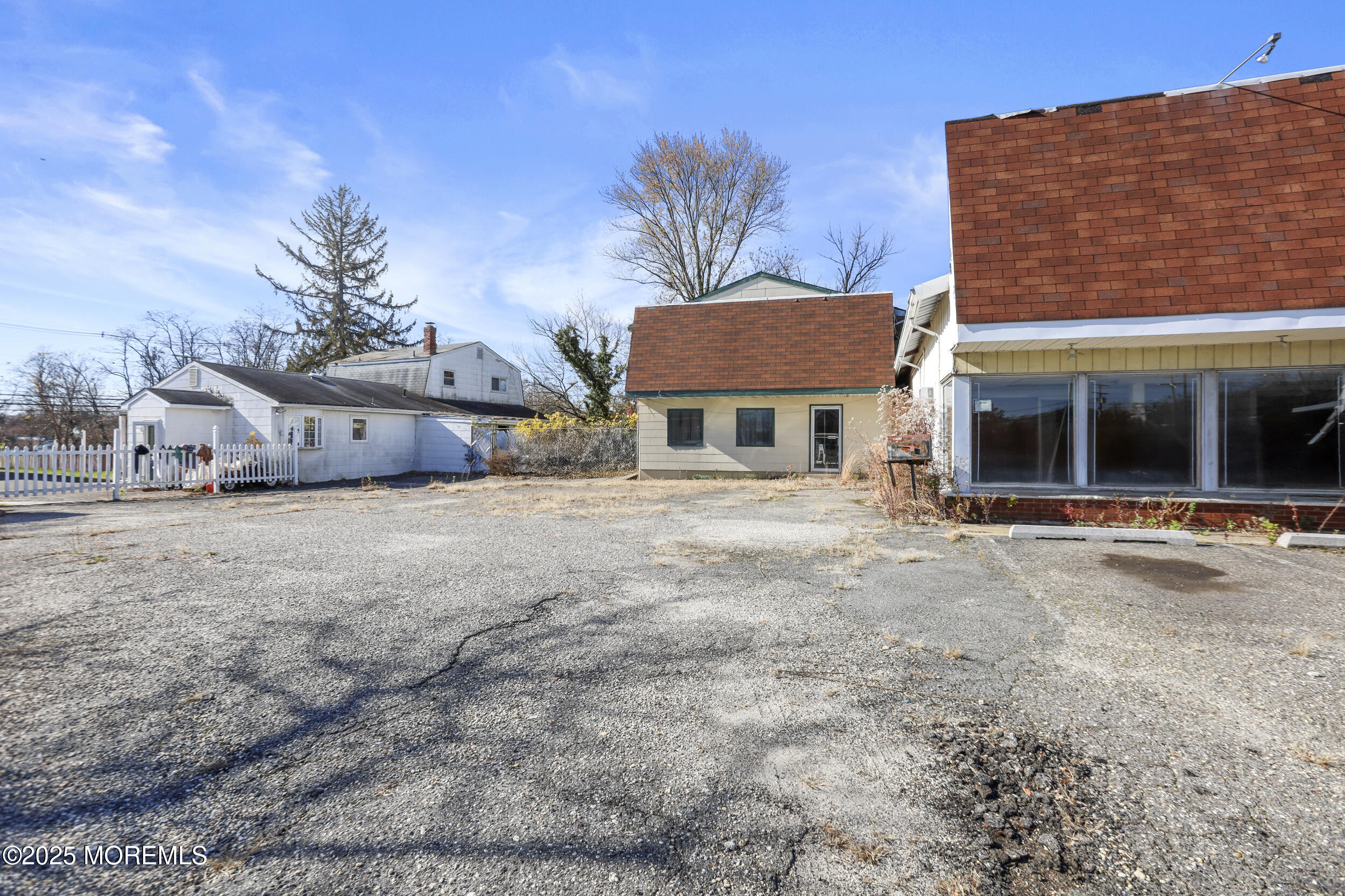 6850-6854 Us Highway 9