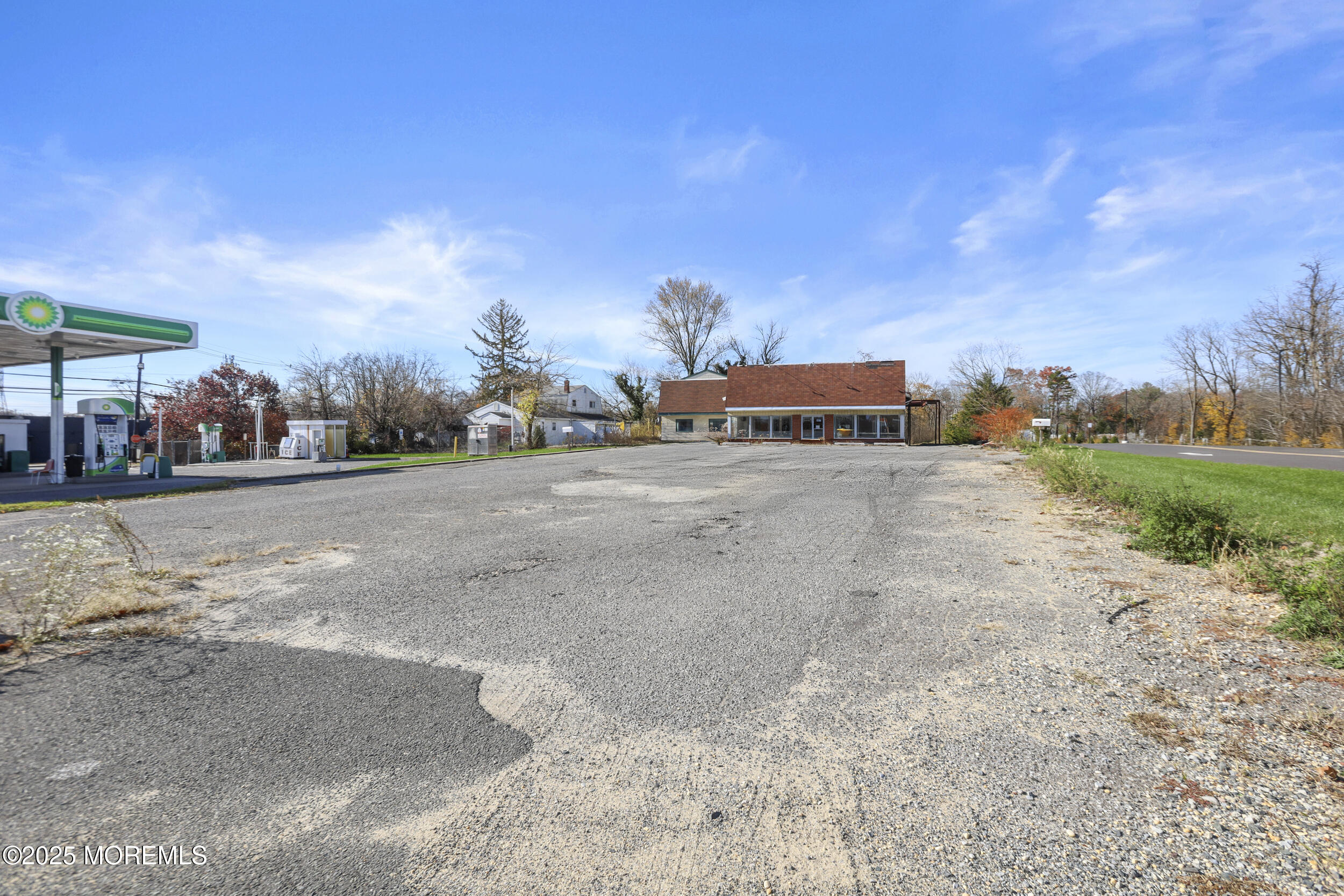 6850-6854 Us Highway 9