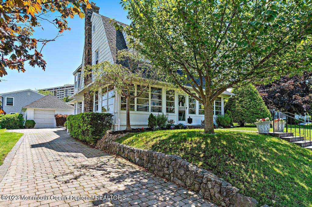 27 Shrewsbury Drive