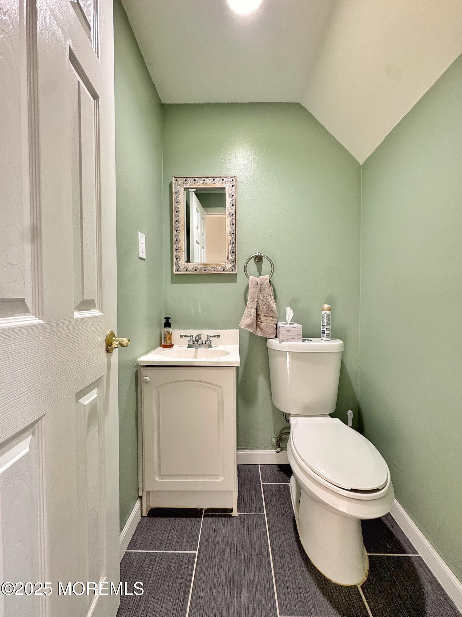 90 Village Green Way, Hazlet, New Jersey image 5