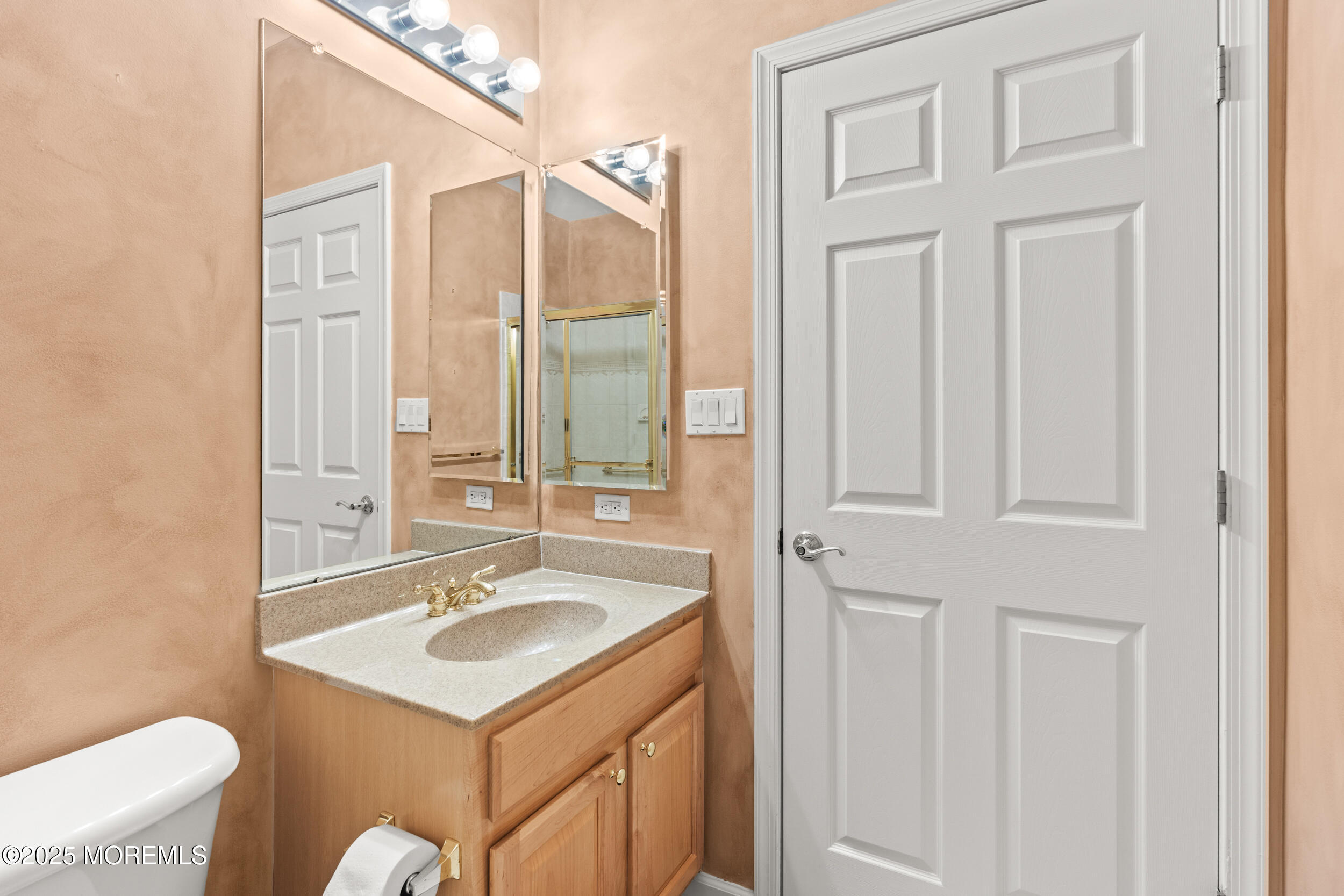 46 Narrowbrook Court, Manalapan, New Jersey image 32