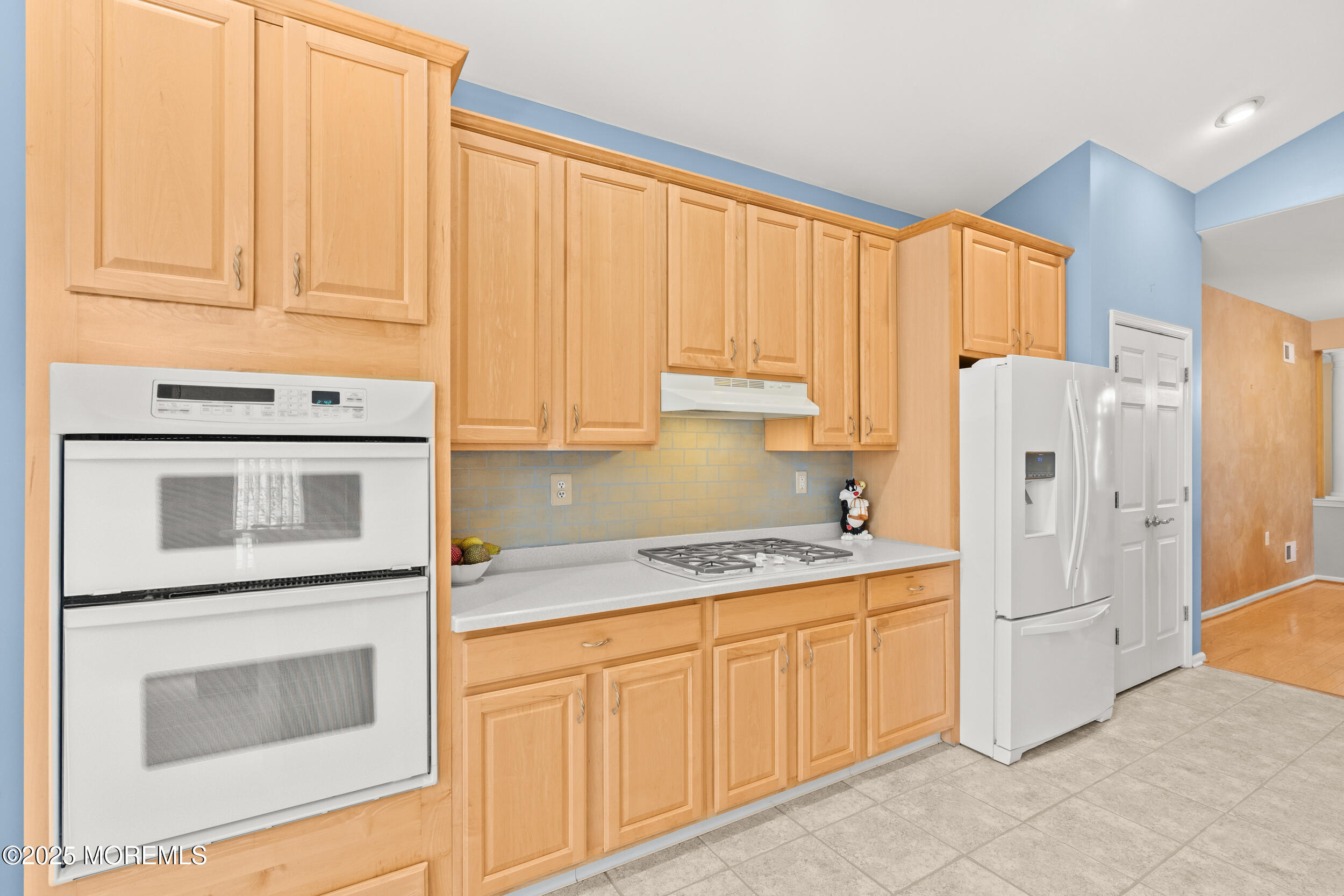 46 Narrowbrook Court, Manalapan, New Jersey image 25