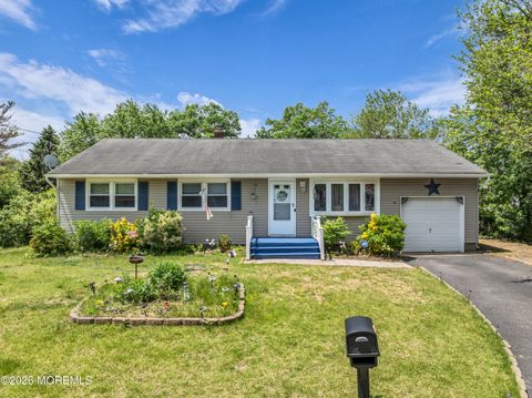 Homes For Sale - 1170 Janet Road<br/> Toms River, NJ 08753