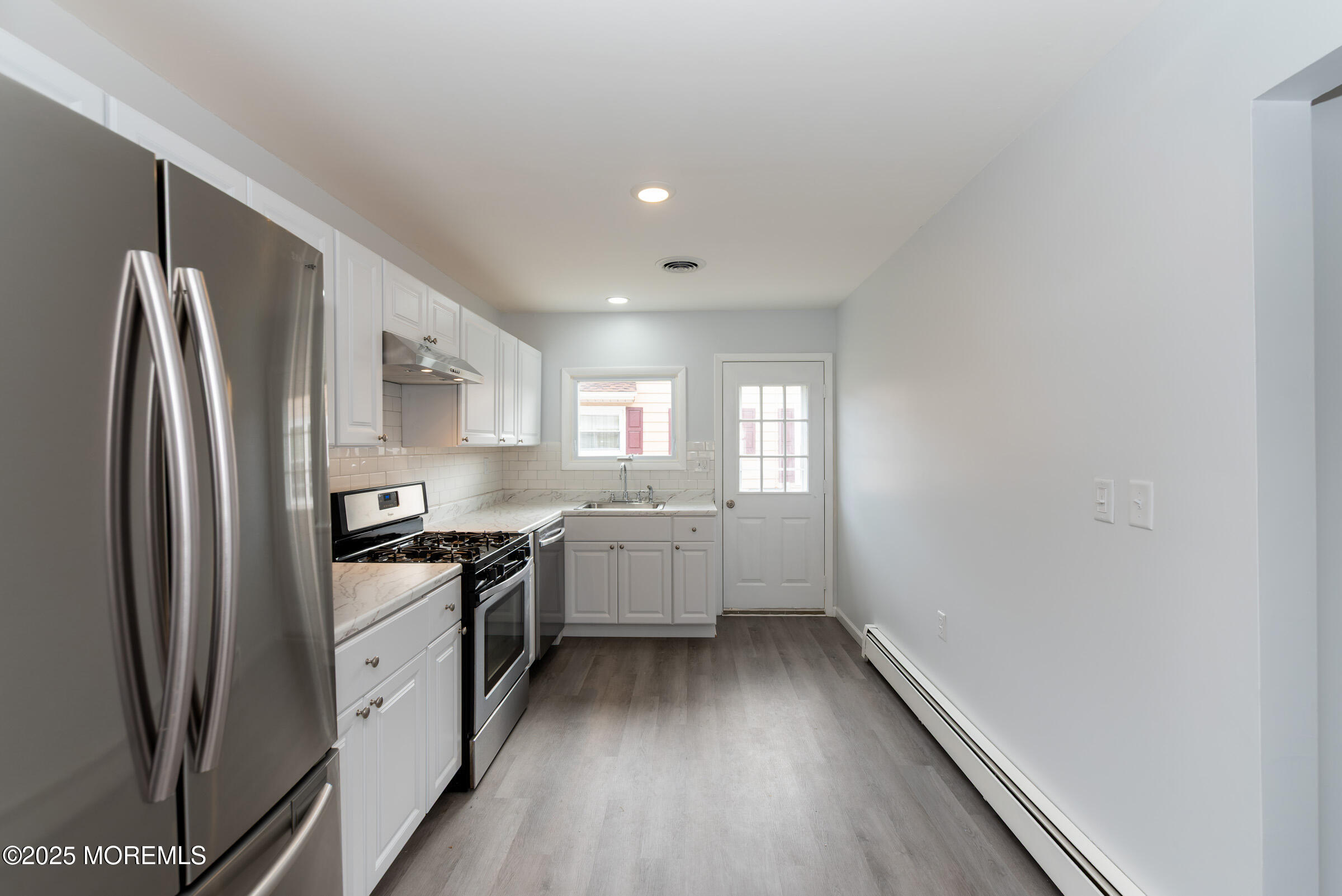 11 La Terraza Drive, Toms River, New Jersey image 4