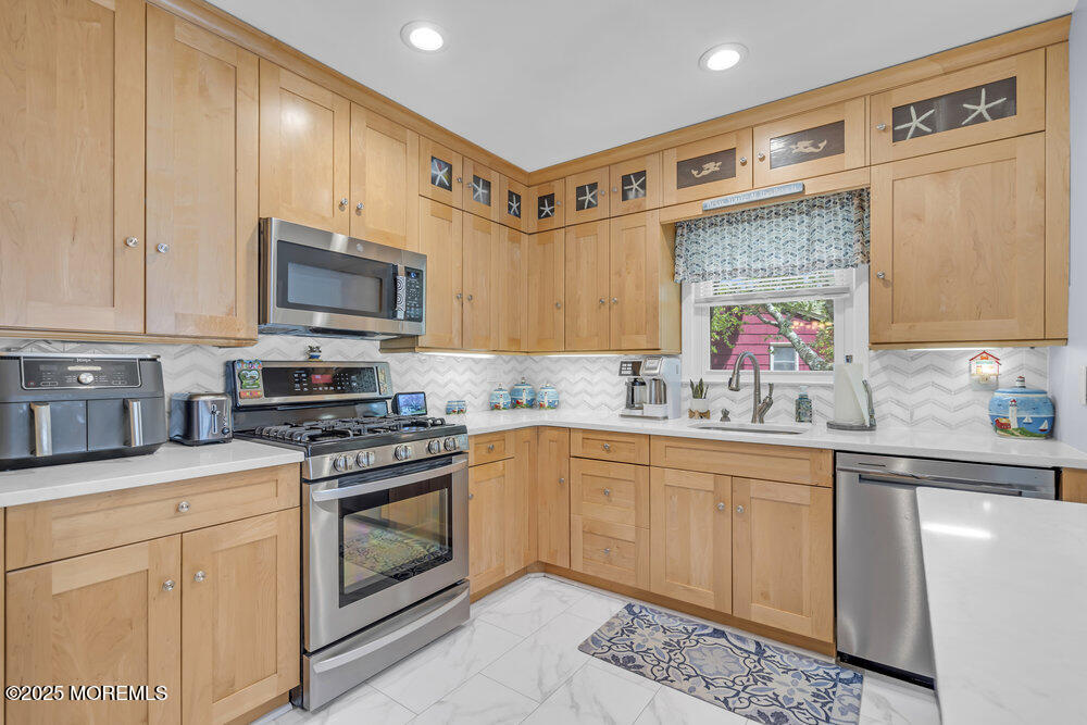 111 Langley Court, Toms River, New Jersey image 16