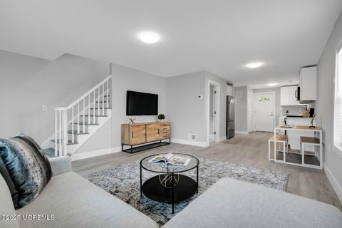 Homes For Sale - 33 Grove Place<br/> Keansburg, NJ 07734