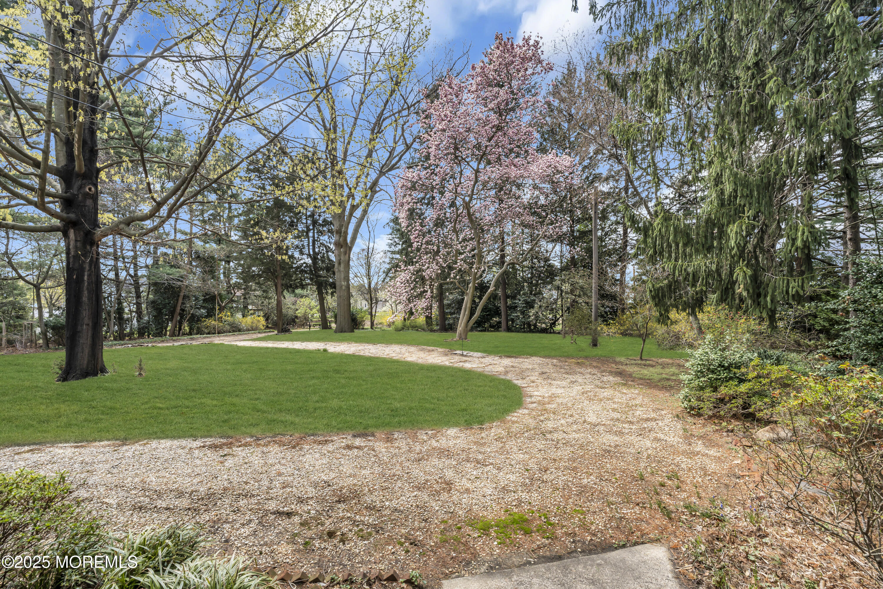 Hazlet, New Jersey, 07730, United States, 4 Bedrooms Bedrooms, ,2 BathroomsBathrooms,Residential,Active,2043138