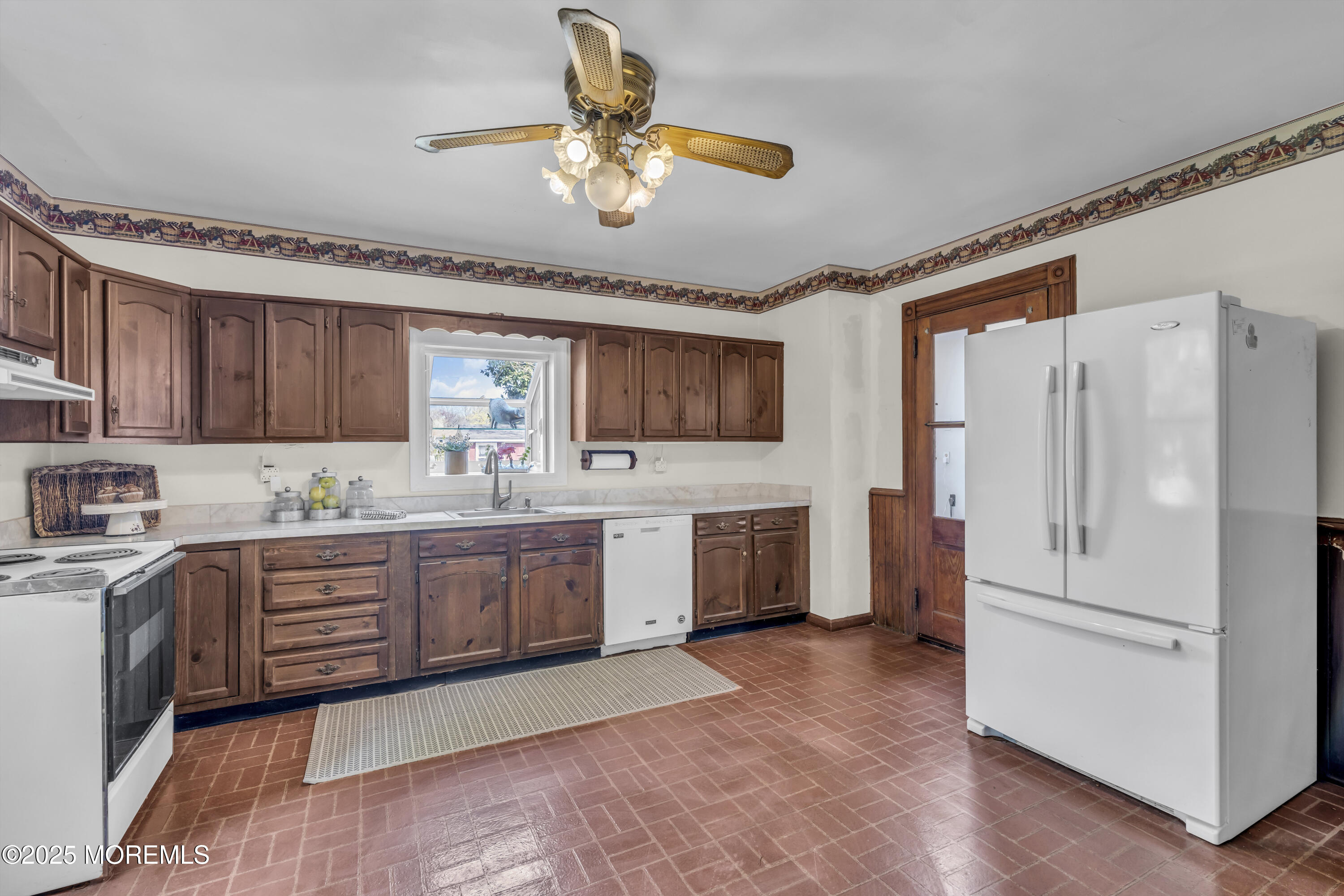 Hazlet, New Jersey, 07730, United States, 4 Bedrooms Bedrooms, ,2 BathroomsBathrooms,Residential,Active,2043138