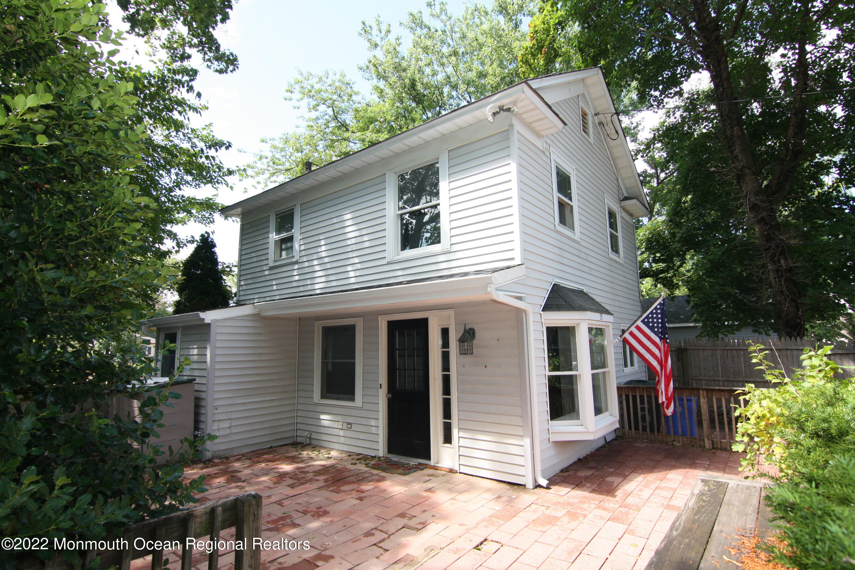 15-17 E Lincoln Avenue 17
