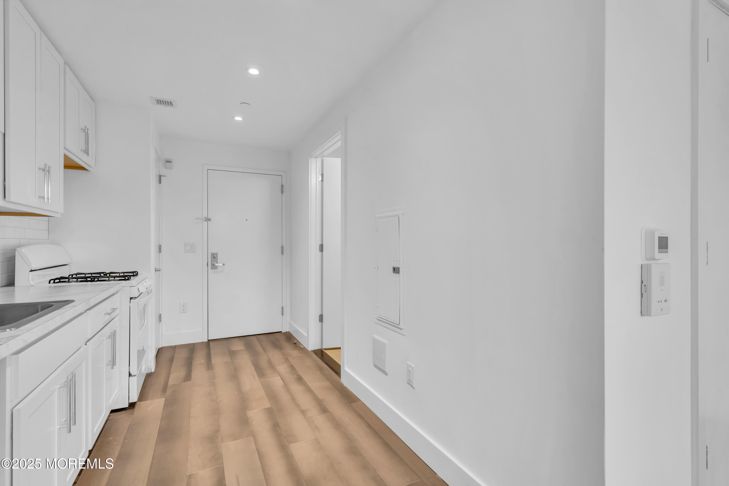 3011 Edwin Avenue #5J, Fort Lee, New Jersey image 8