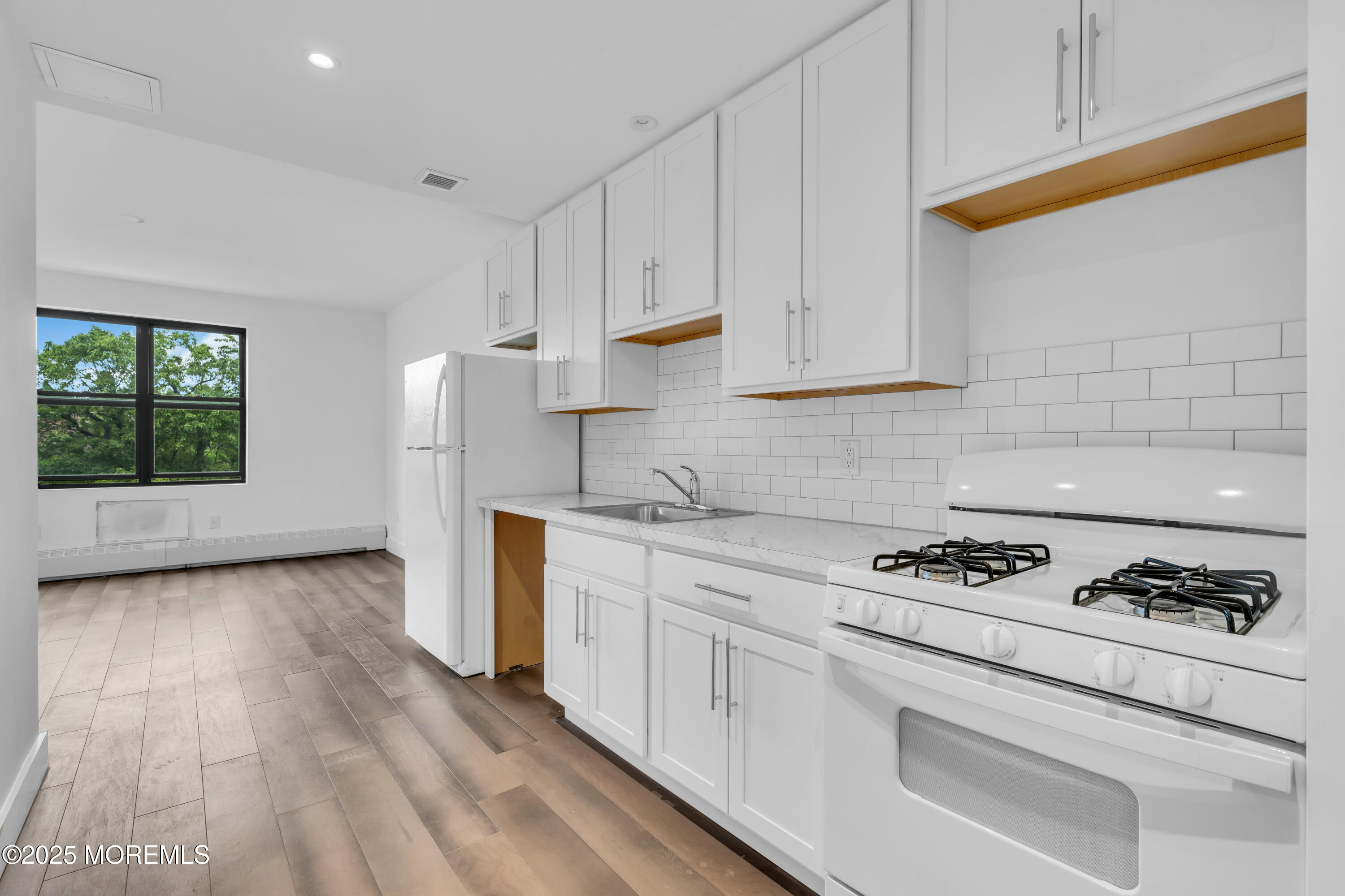 3011 Edwin Avenue #5J, Fort Lee, New Jersey image 4