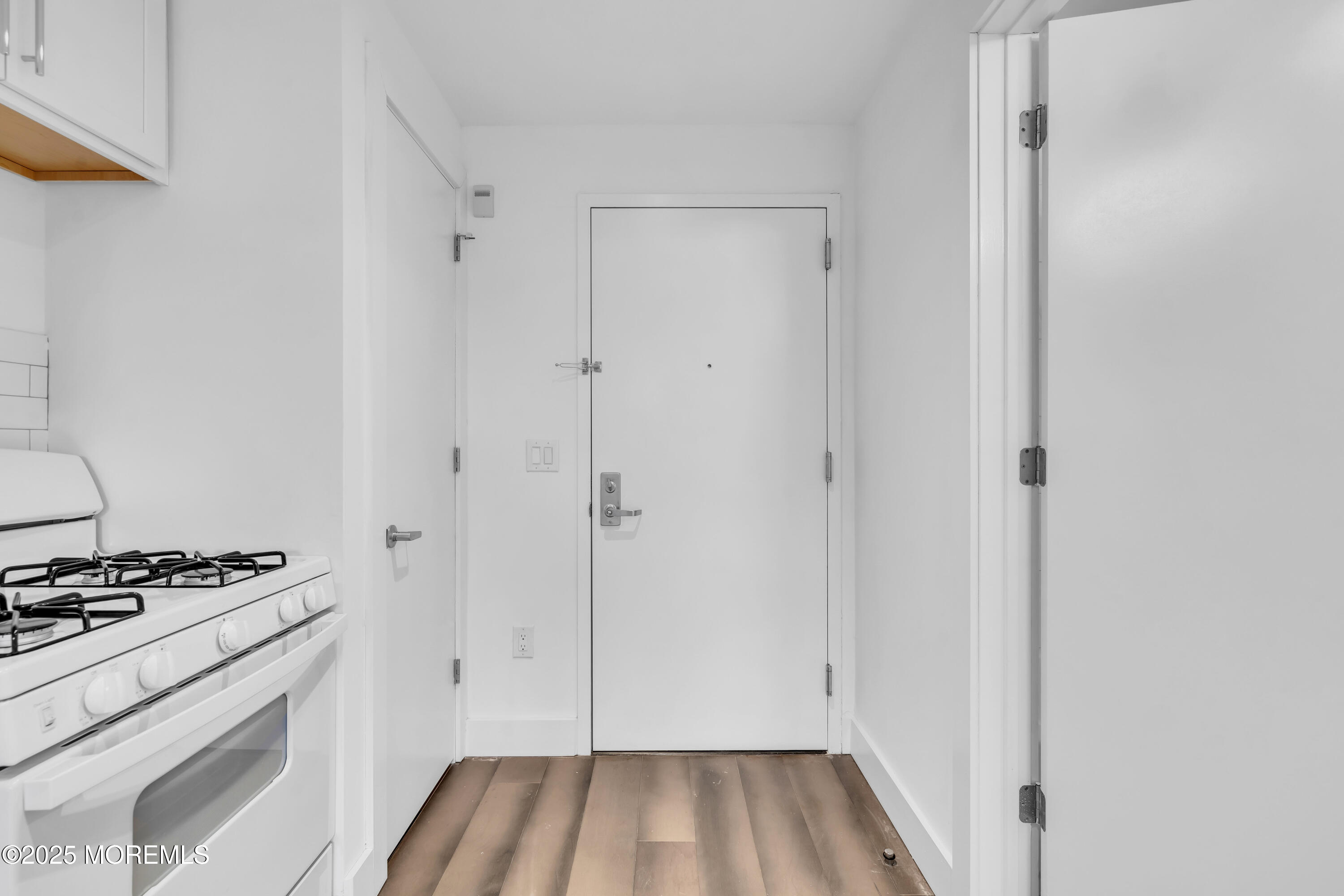 3011 Edwin Avenue #5J, Fort Lee, New Jersey image 3
