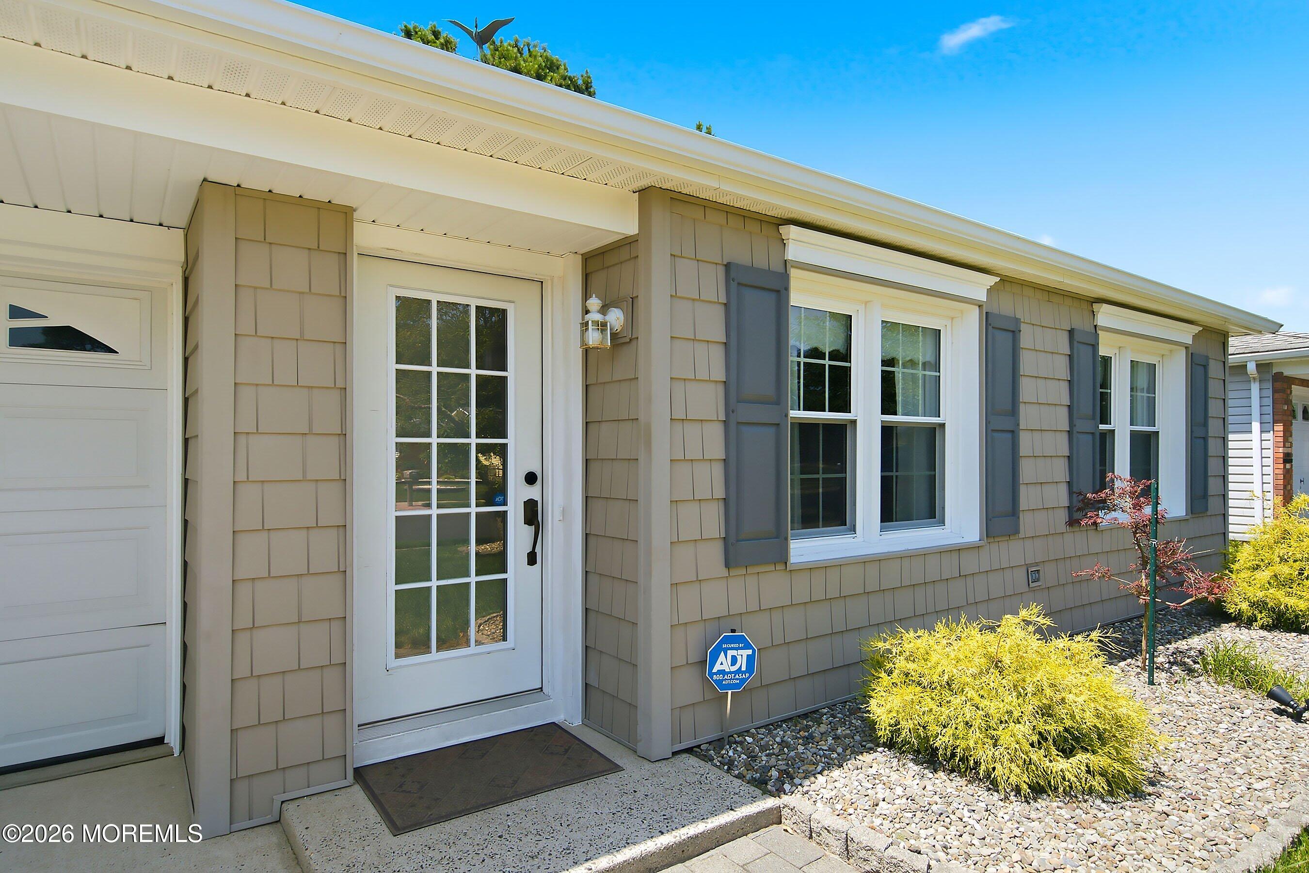6 Floral Drive
