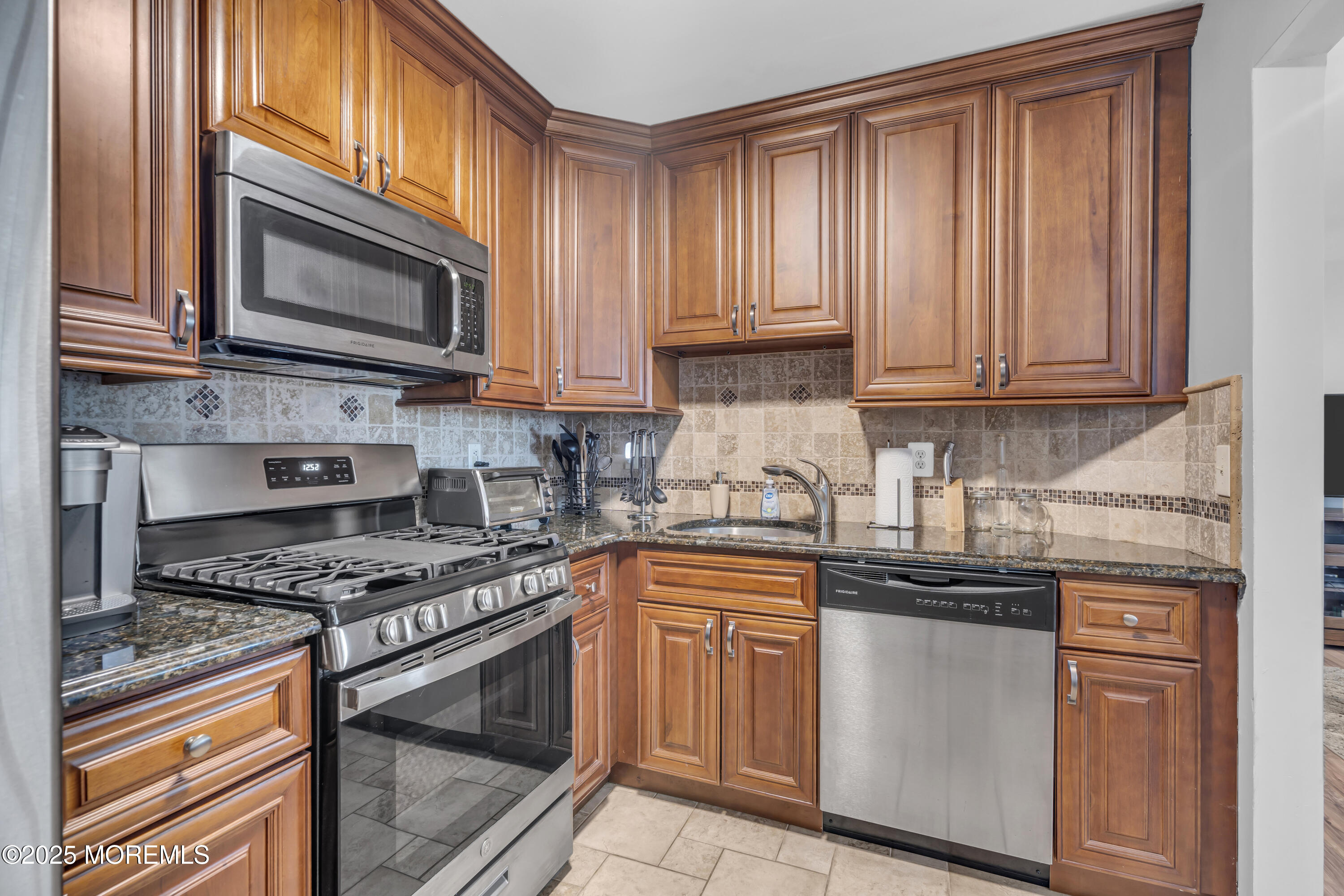 568 Applewood Court, Howell, New Jersey image 11
