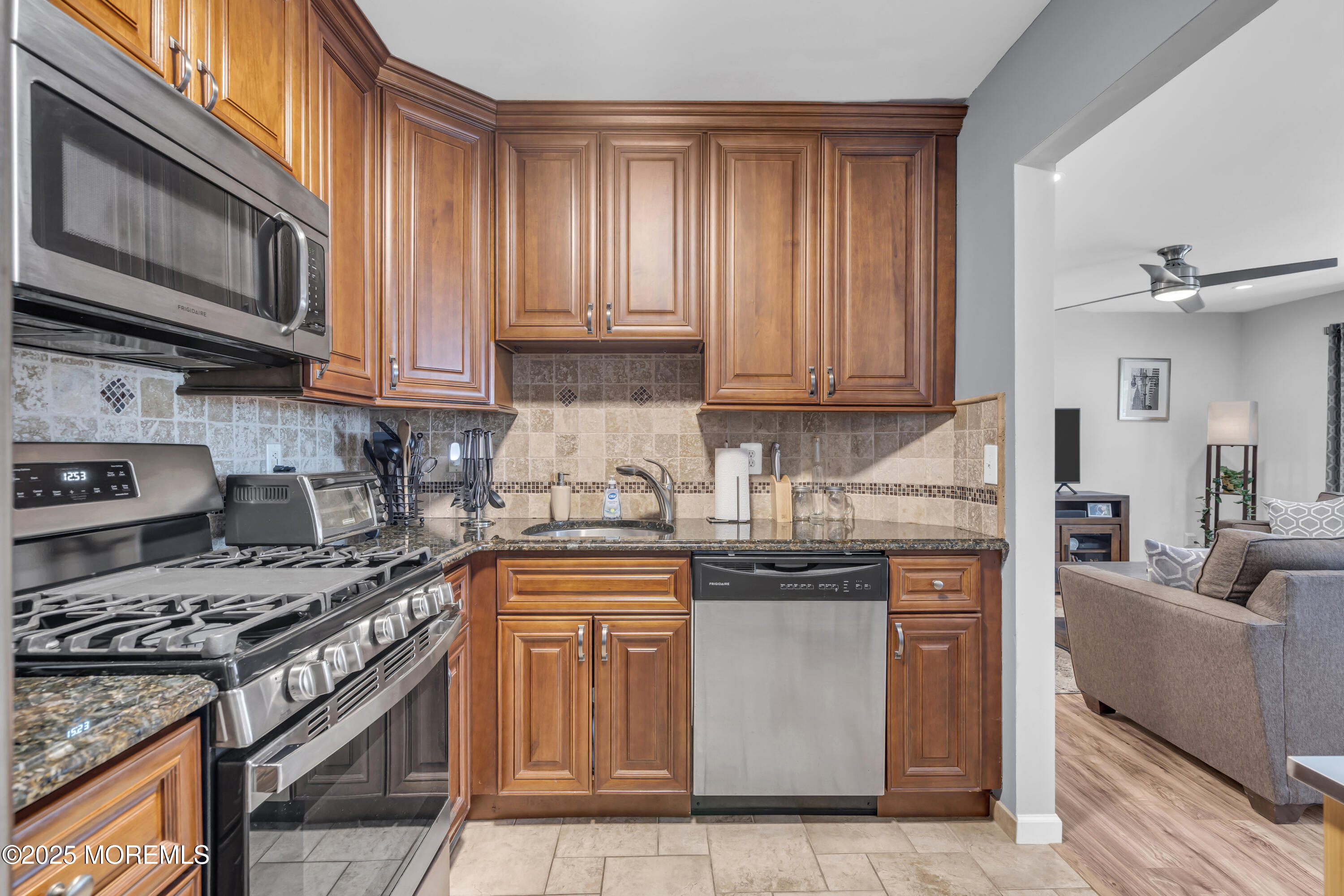568 Applewood Court, Howell, New Jersey image 12