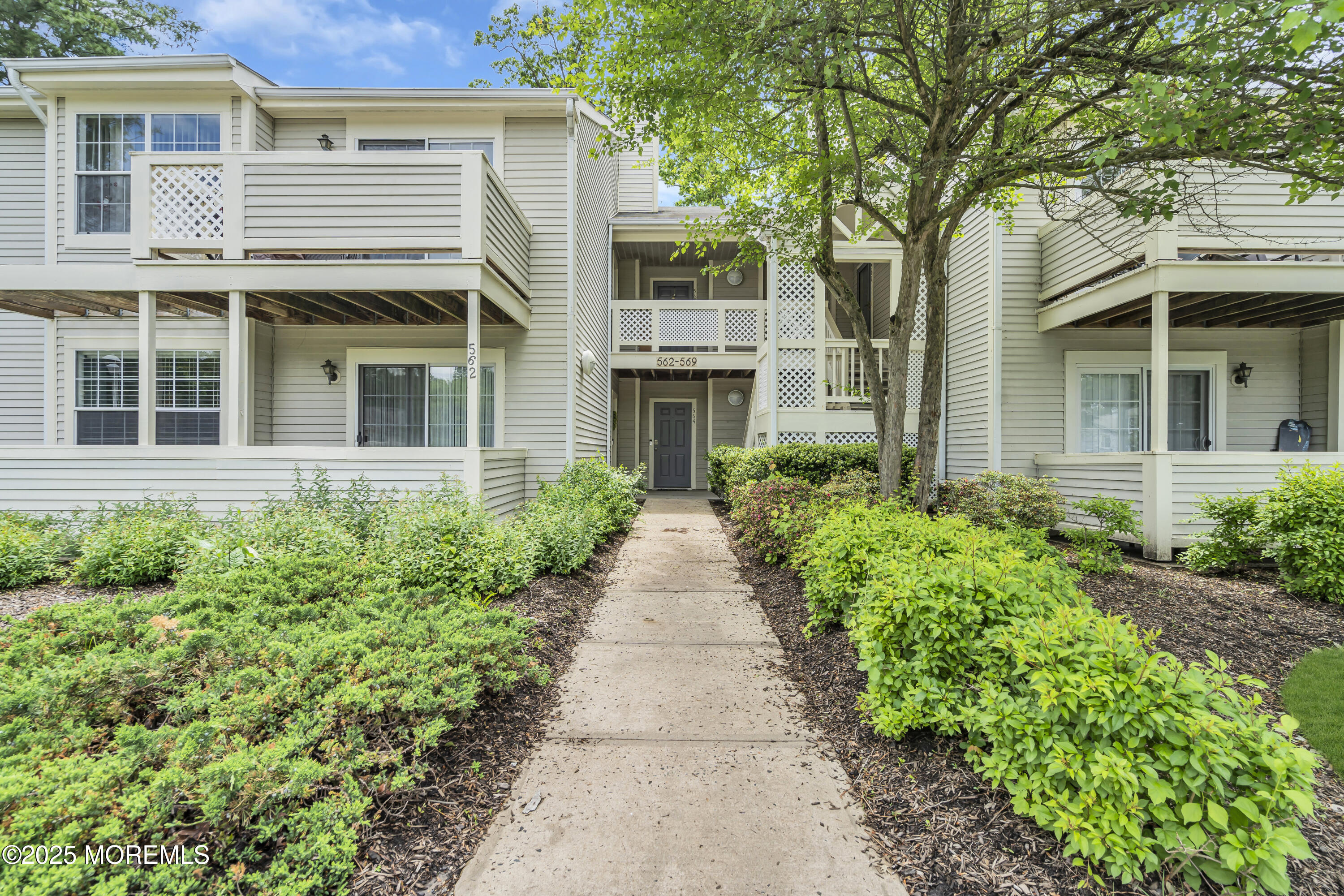 568 Applewood Court, Howell, New Jersey image 1