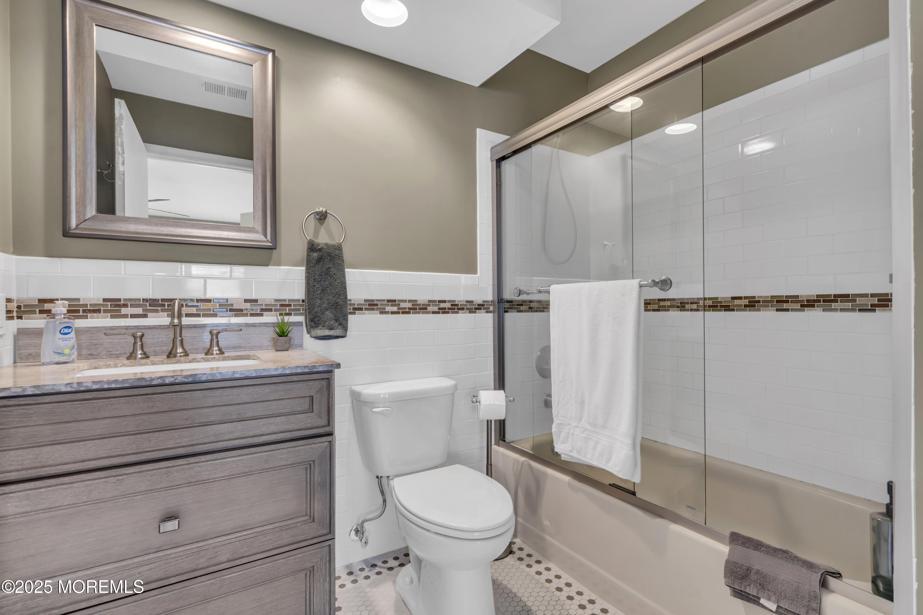 568 Applewood Court, Howell, New Jersey image 19