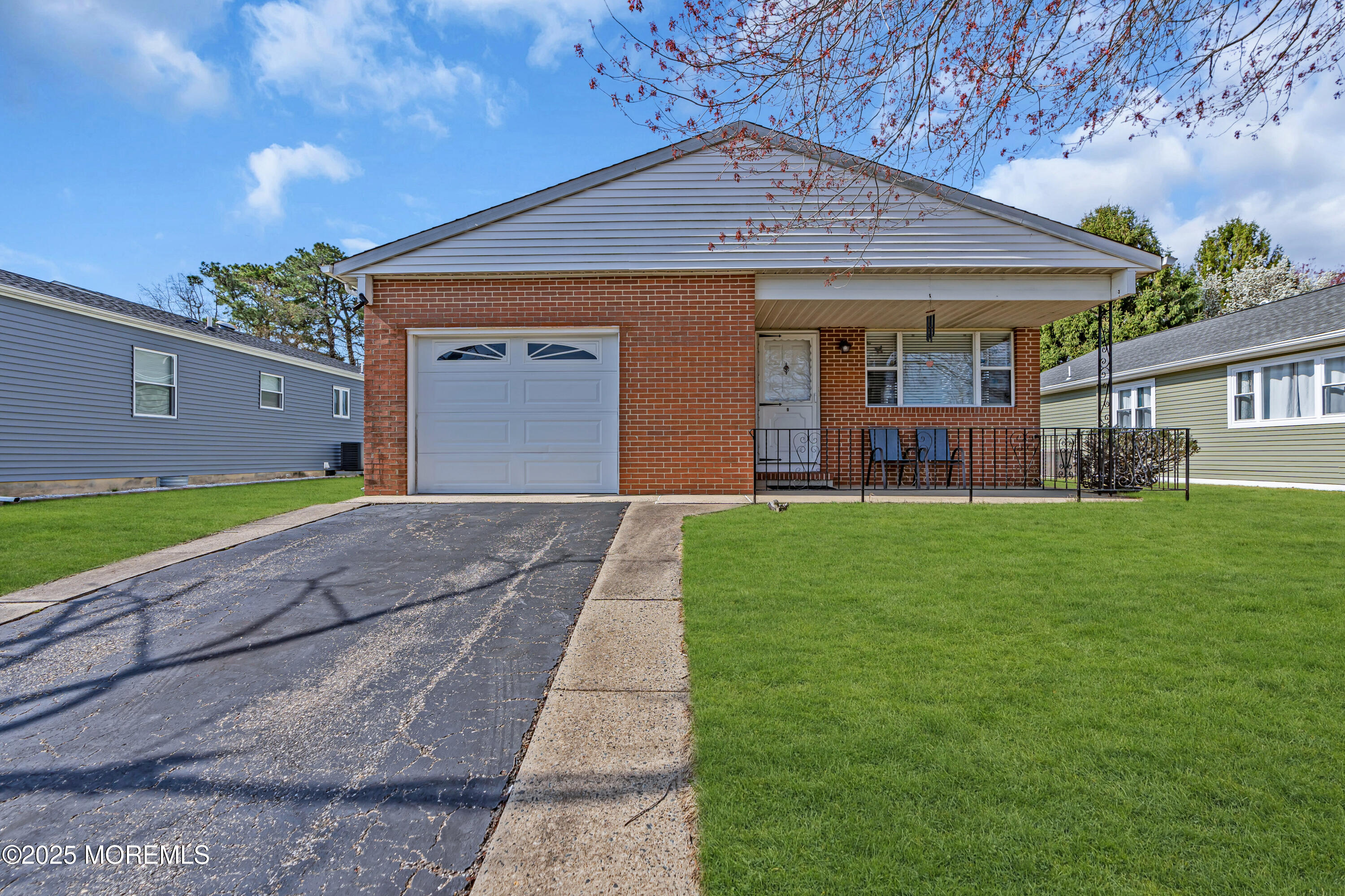 9 Banning Court, Toms River, New Jersey image 2