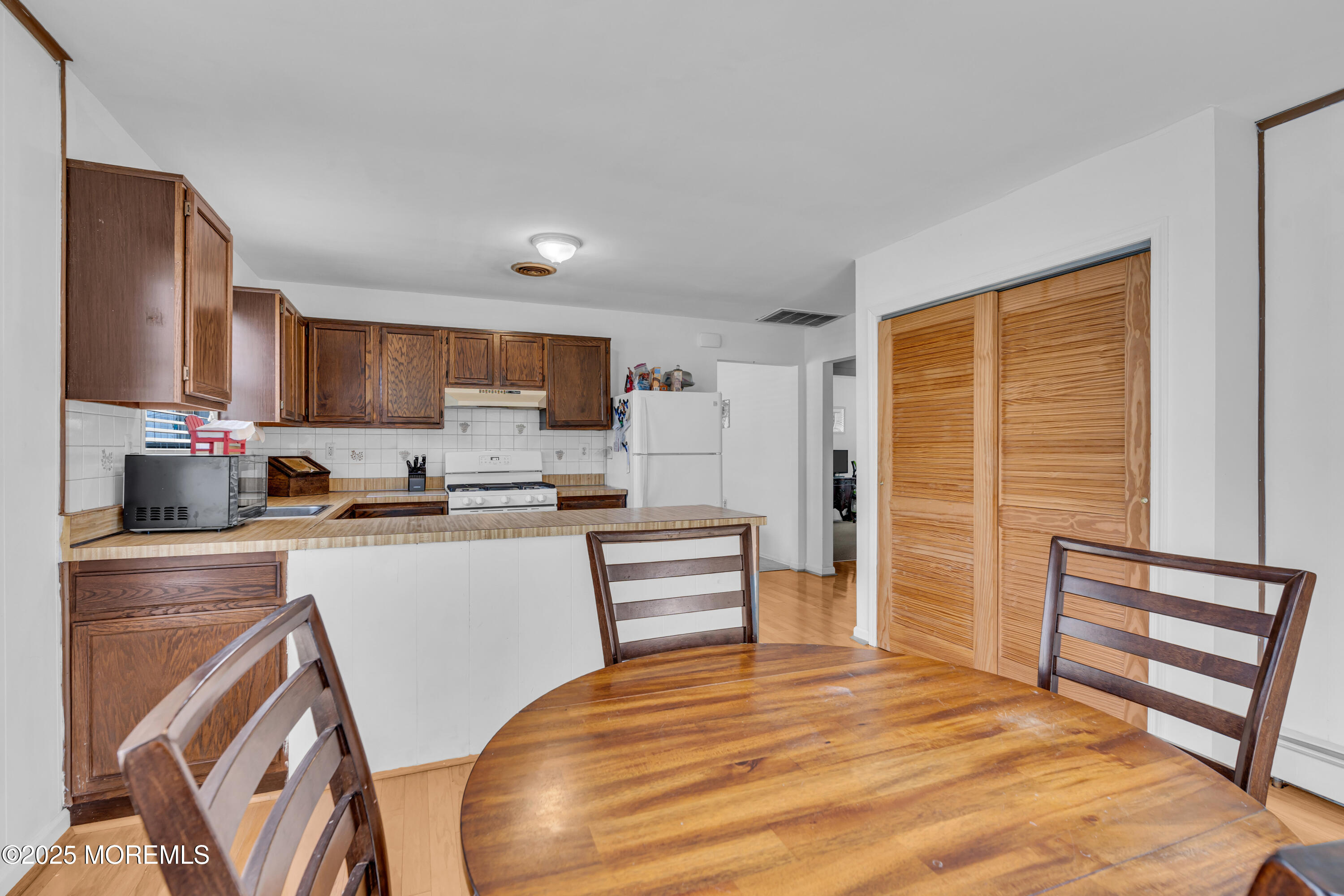 9 Banning Court, Toms River, New Jersey image 12