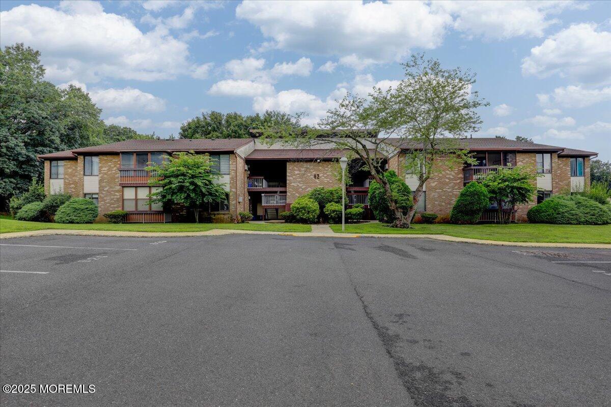 82 Amberly Drive D