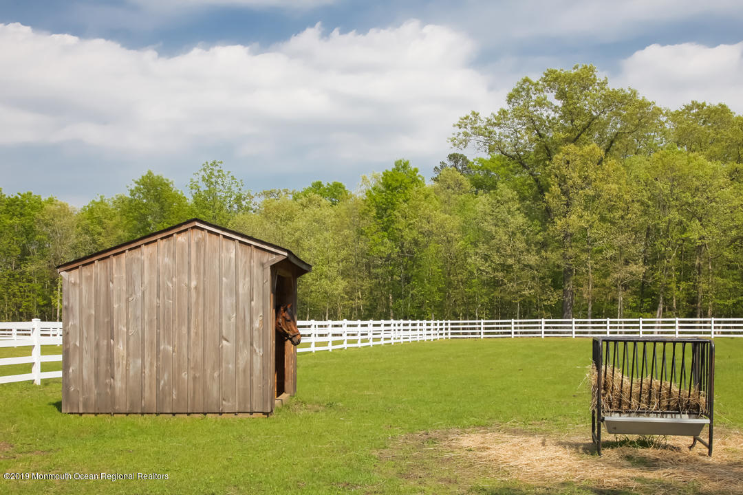 24 Squankum Road, Colts Neck, New Jersey image 17